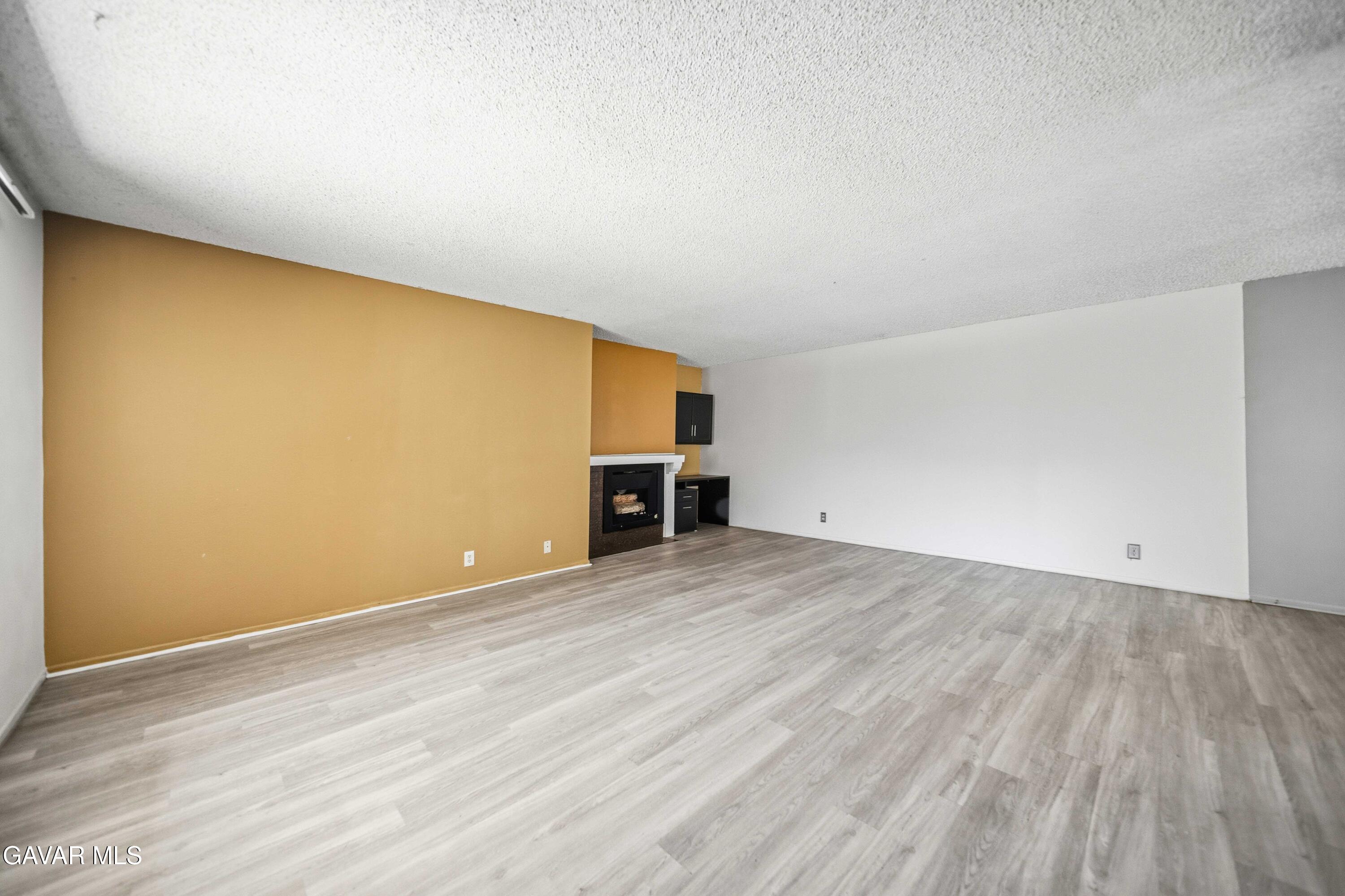 42935 15th, Unit 8 Property Photo 3