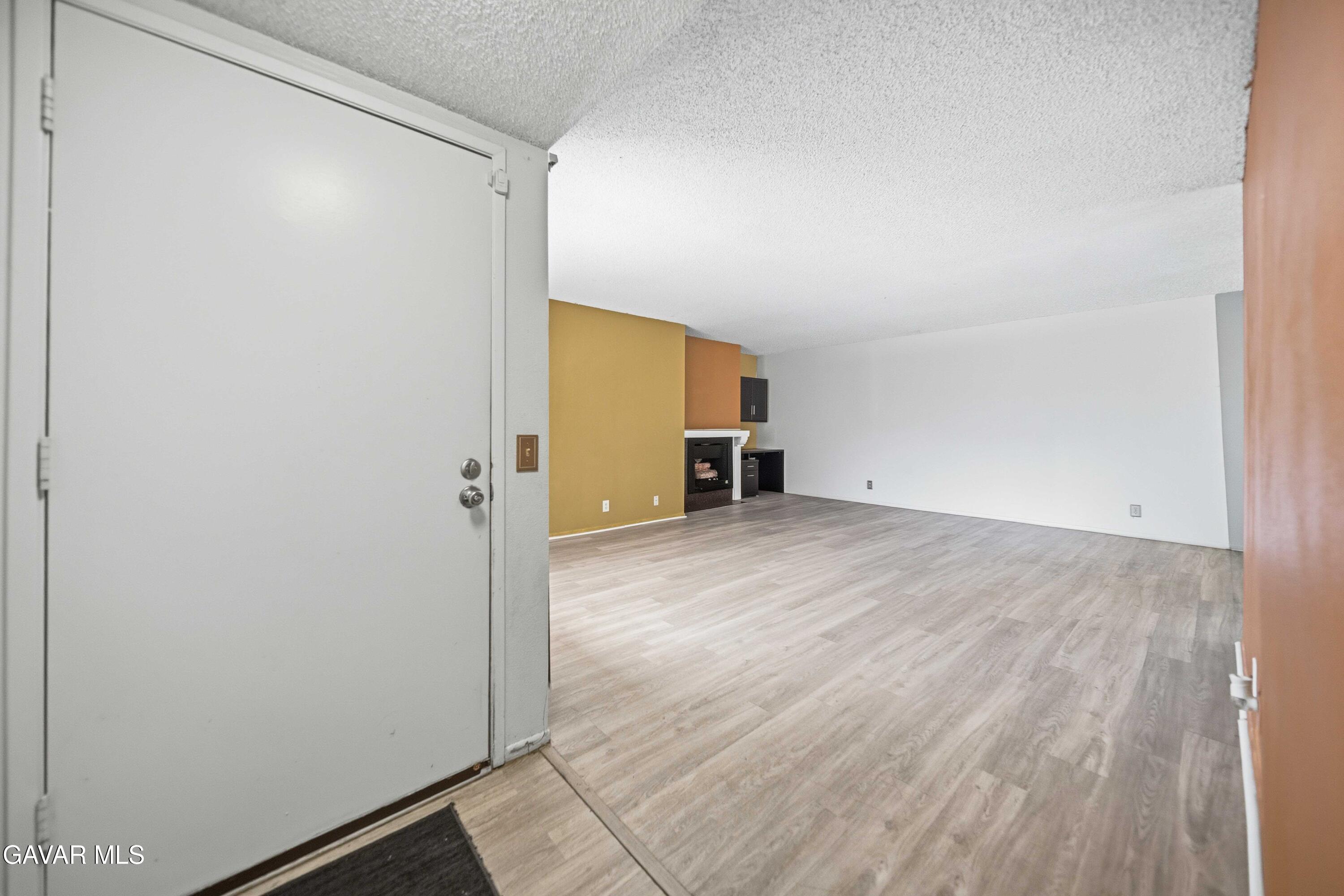 42935 15th, Unit 8 Property Photo 4