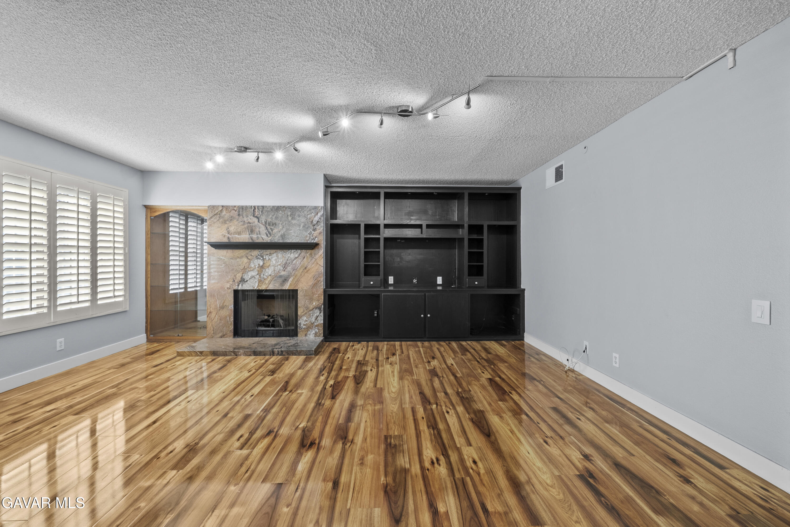 42805 15th Street Property Photo 8