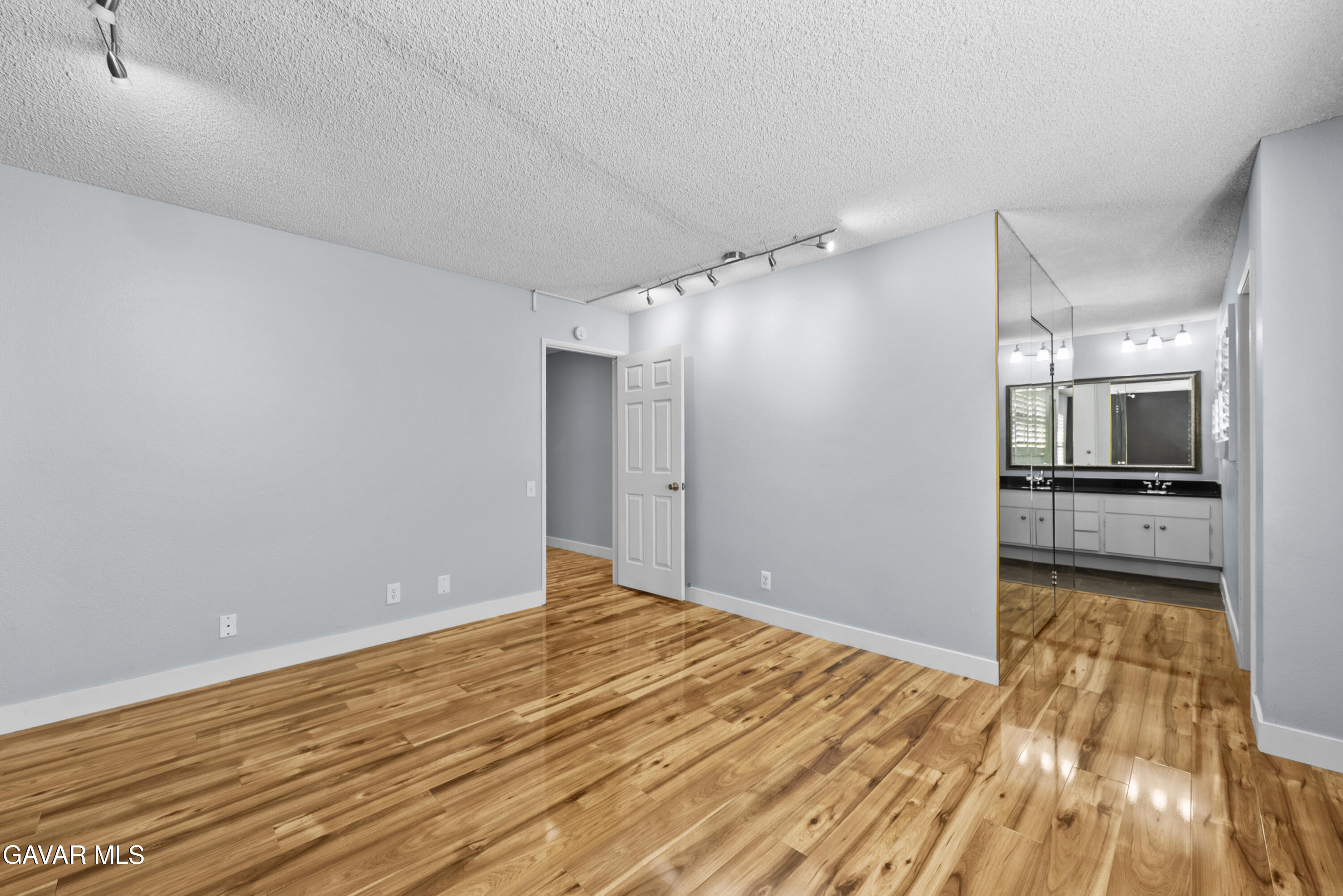 42805 15th Street Property Photo 20