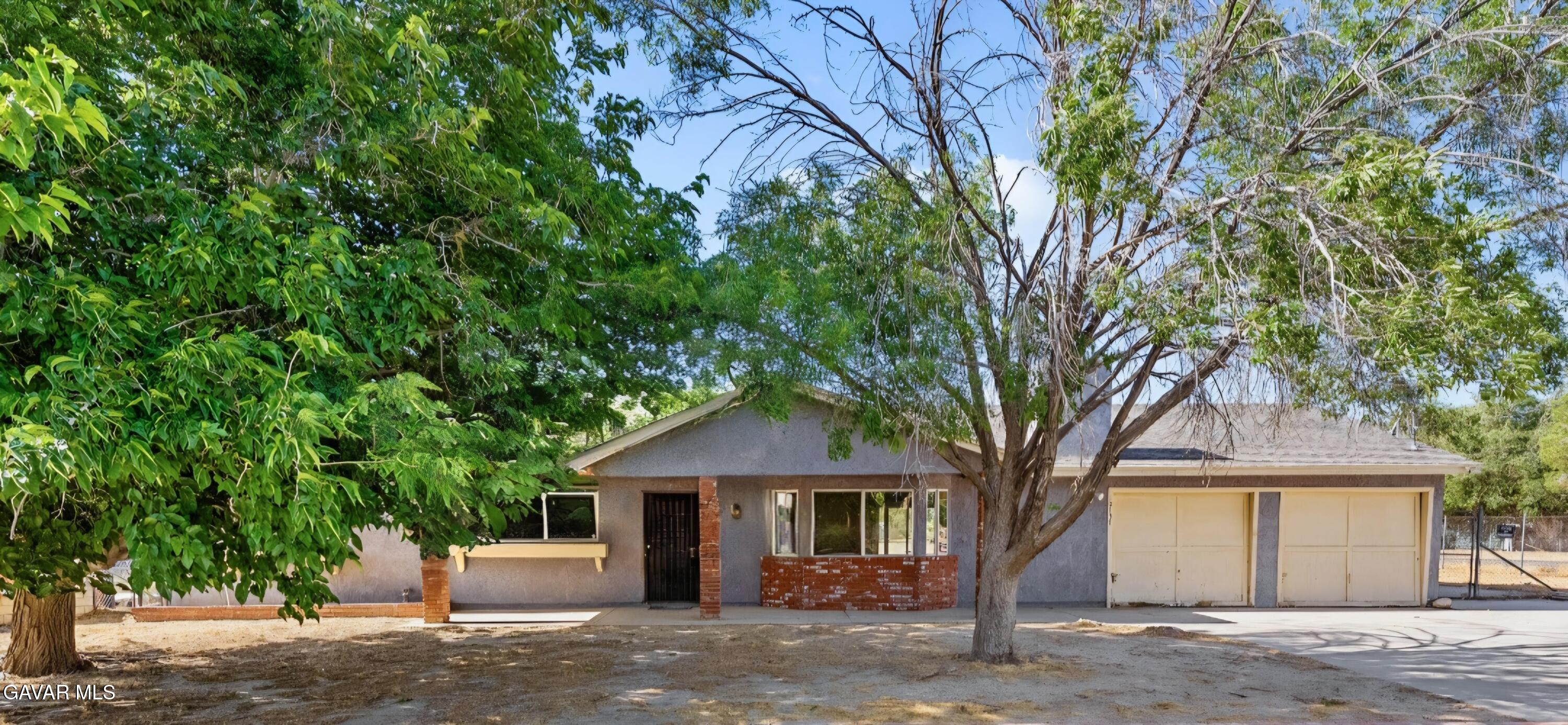 10157 E Ave R 8 Property Photo 1