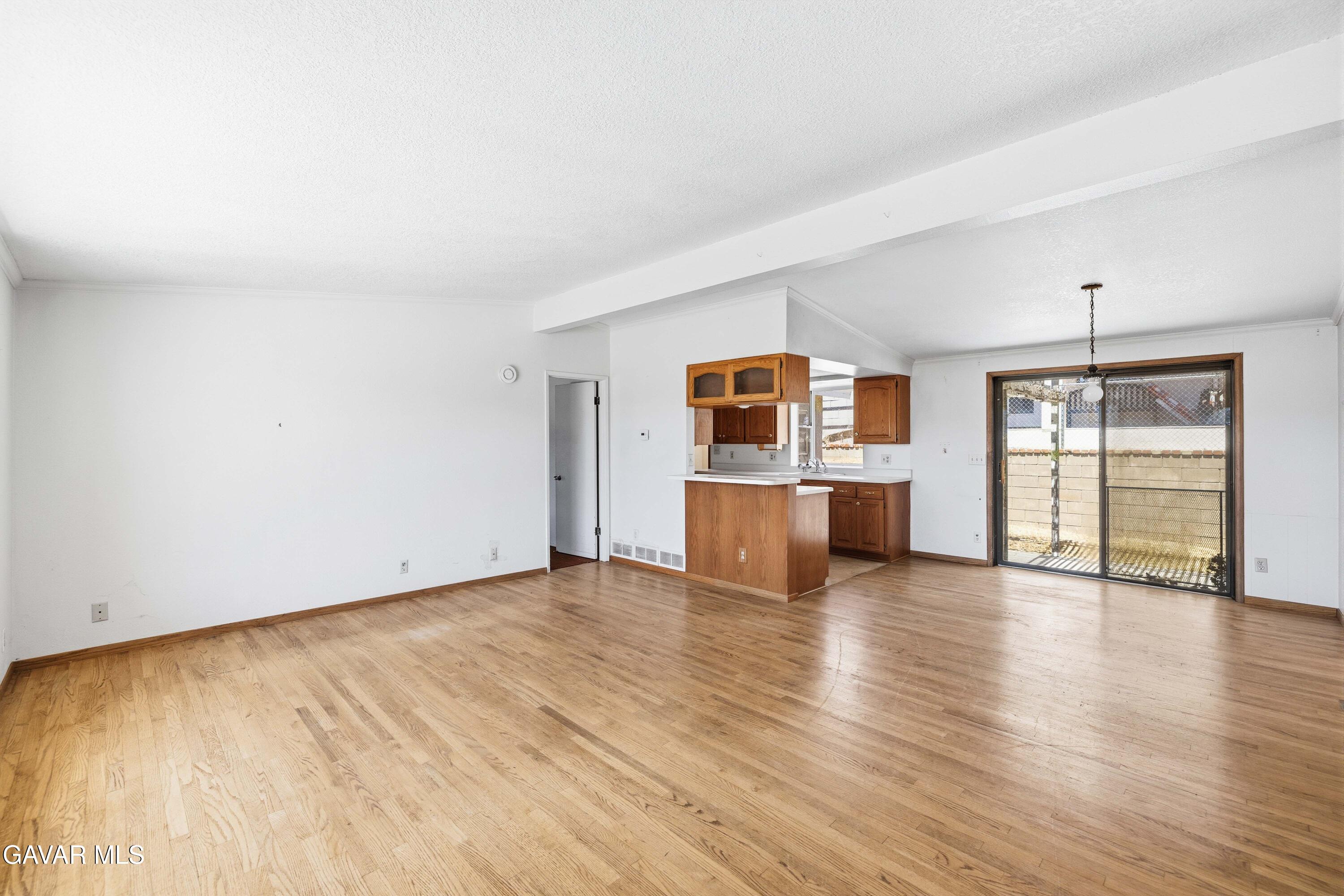 42871 Leadhill Drive Property Photo 6