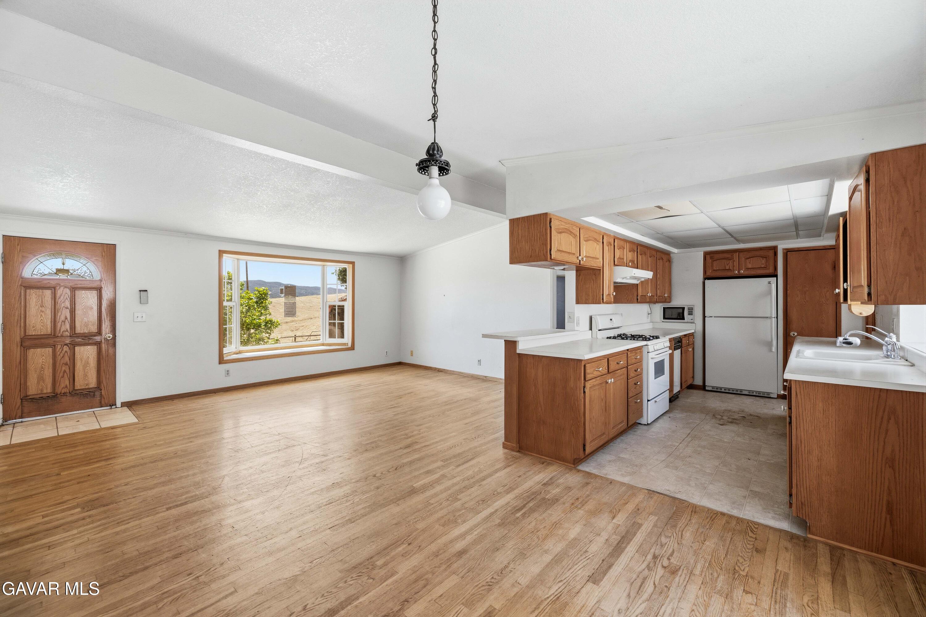 42871 Leadhill Drive Property Photo 8