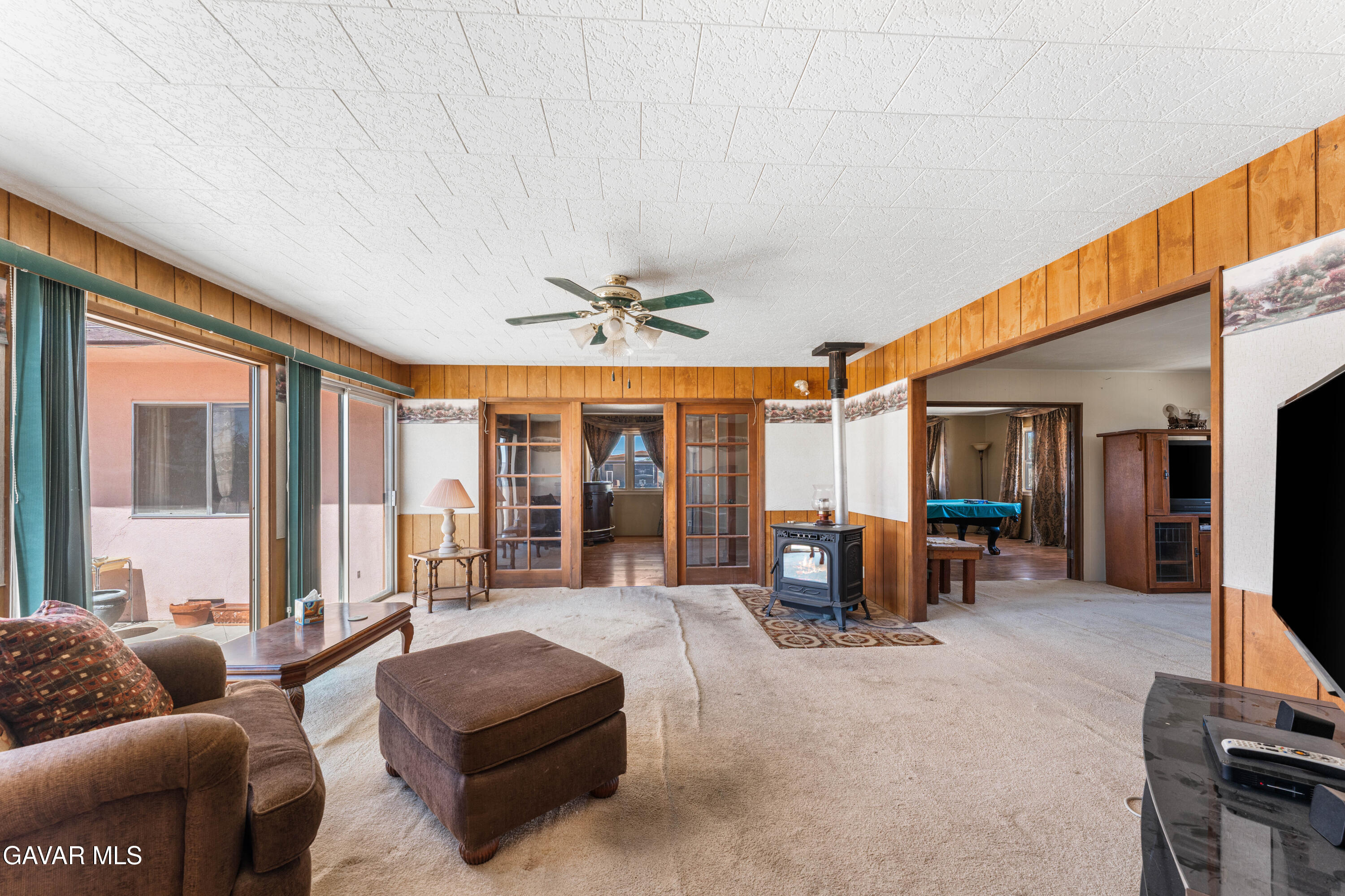 18123 Avenue A Property Photo 4