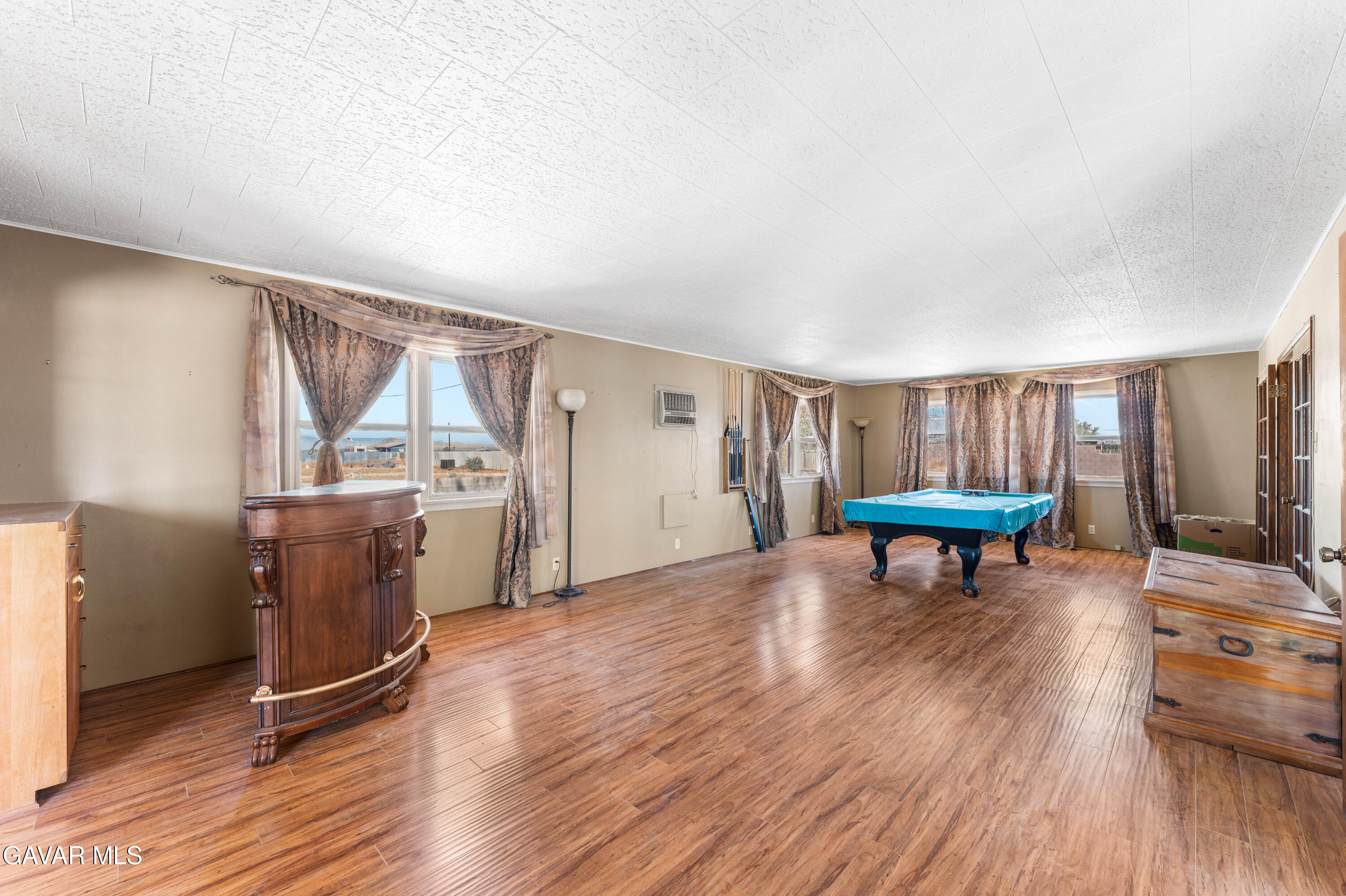 18123 Avenue A Property Photo 5