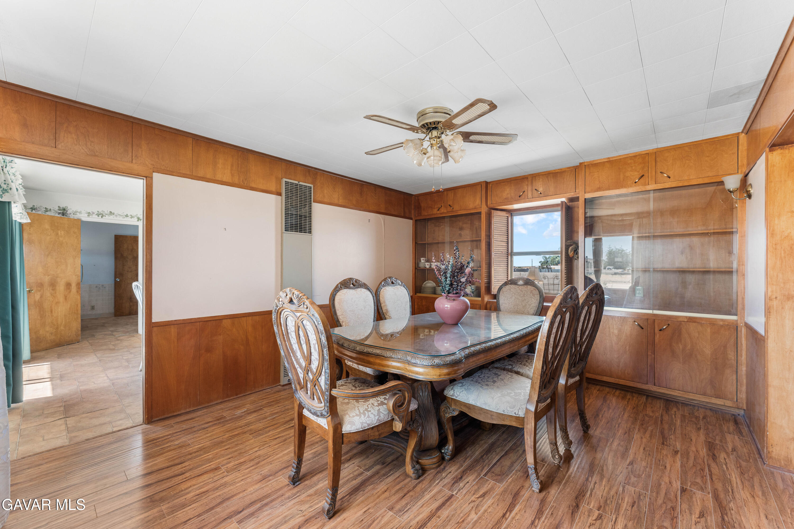 18123 Avenue A Property Photo 6
