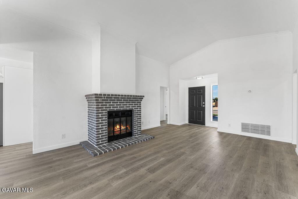 2559 E Avenue J2 Property Photo 6