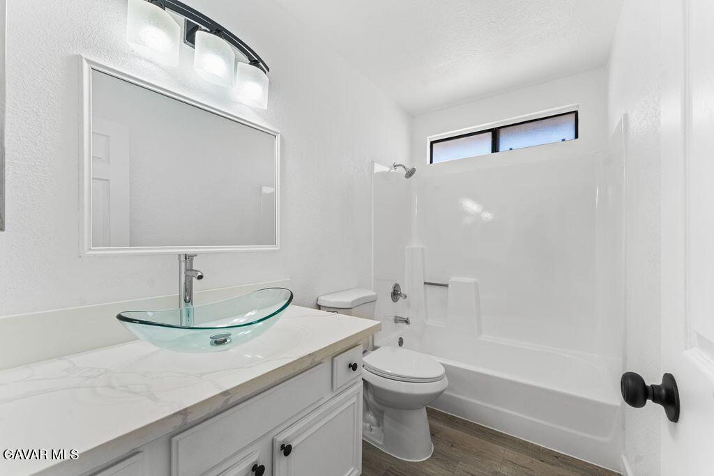 2559 E Avenue J2 Property Photo 14