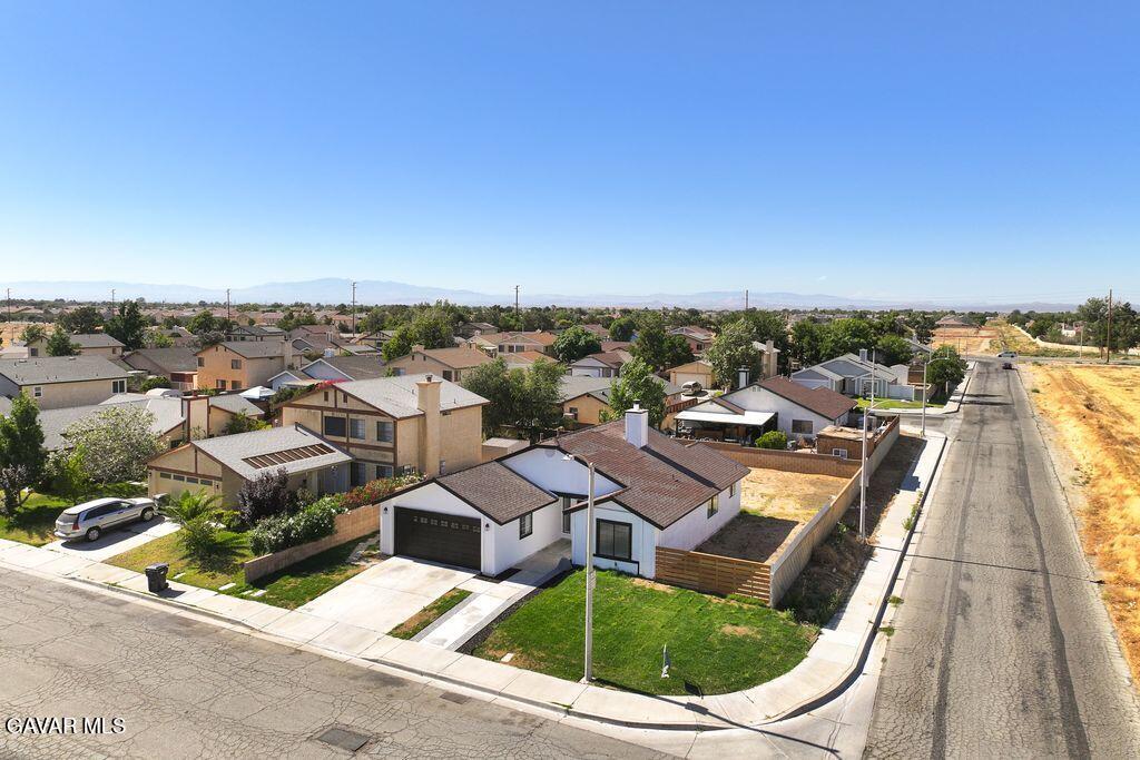 2559 E Avenue J2 Property Photo 29