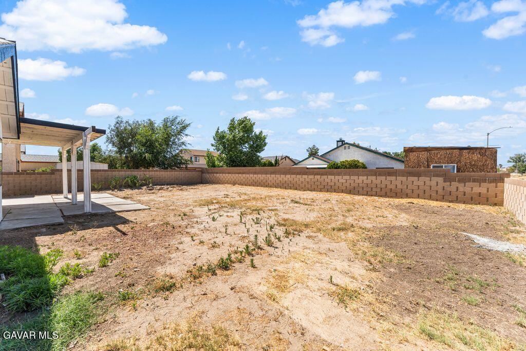 2559 E Avenue J2 Property Photo 31