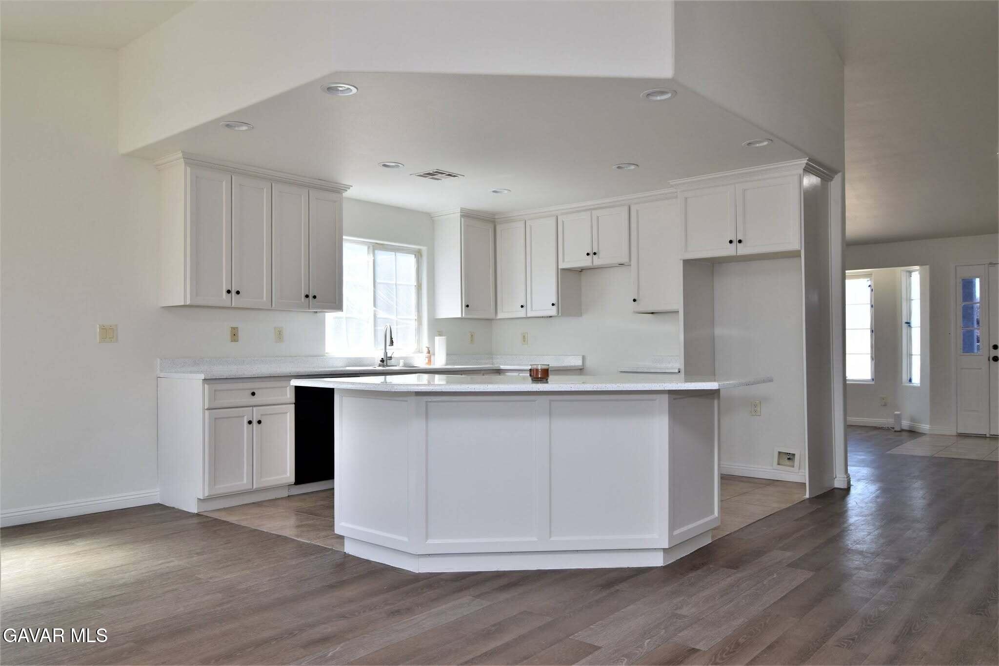9734 S Avenue S-8 Property Photo 10