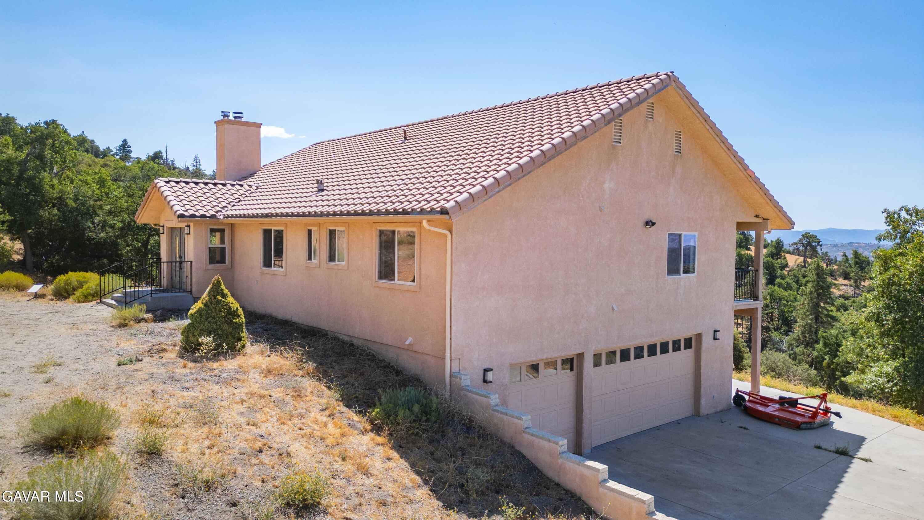 29600 Goldspike Road Property Photo 3