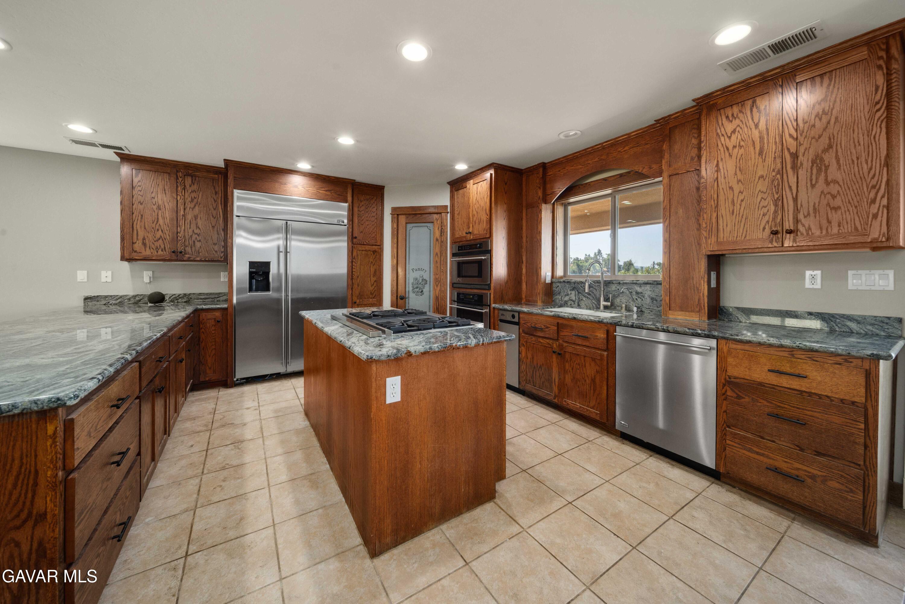 29600 Goldspike Road Property Photo 10