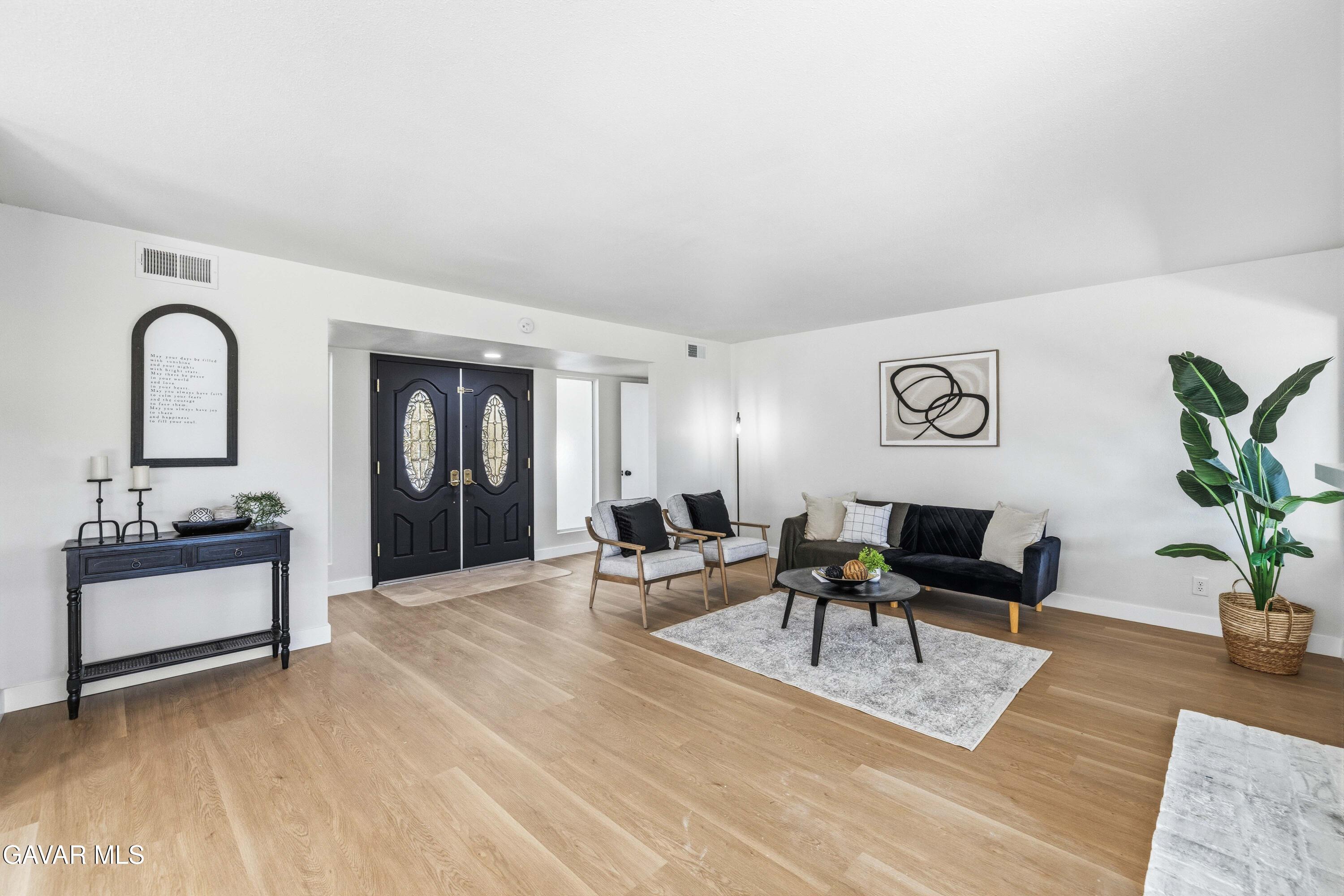 556 Callet Street Property Photo 4