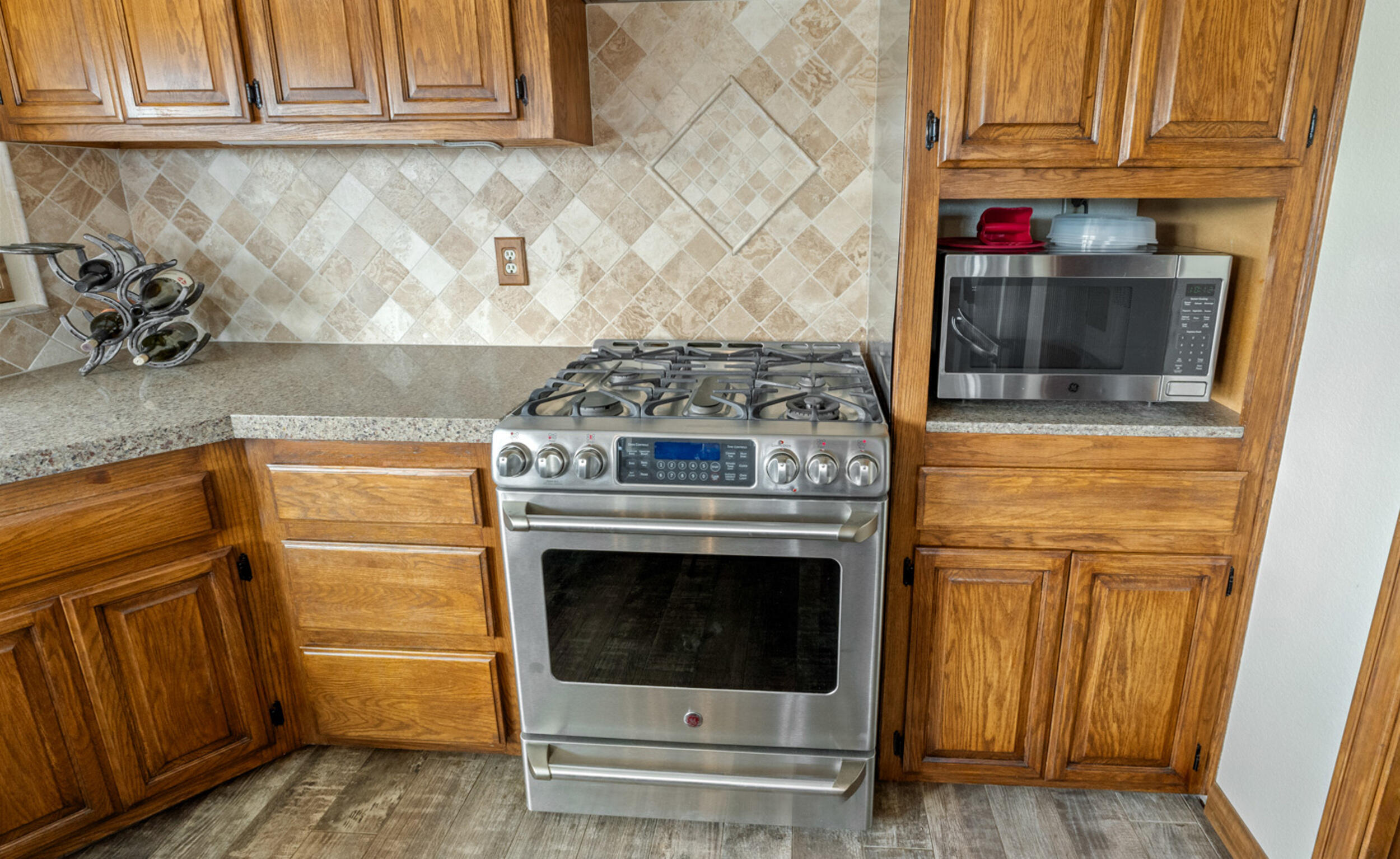 6535 Juniper Crest Road Property Photo 8