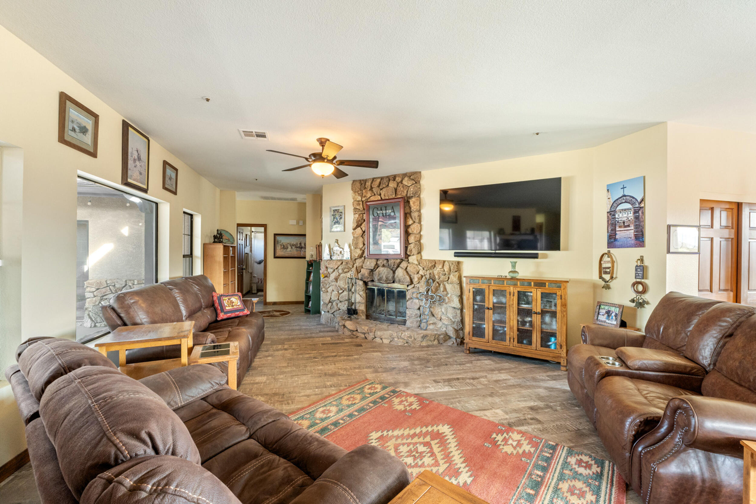 6535 Juniper Crest Road Property Photo 12