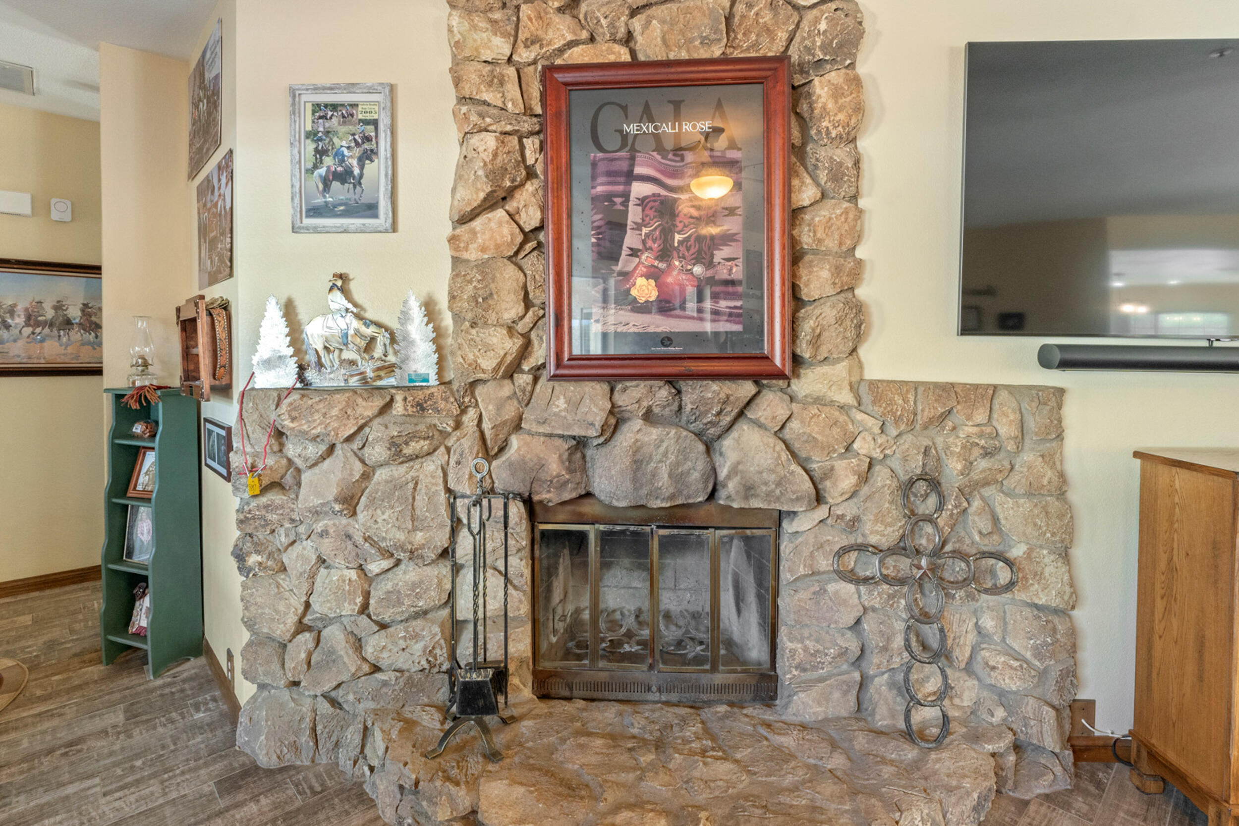 6535 Juniper Crest Road Property Photo 13