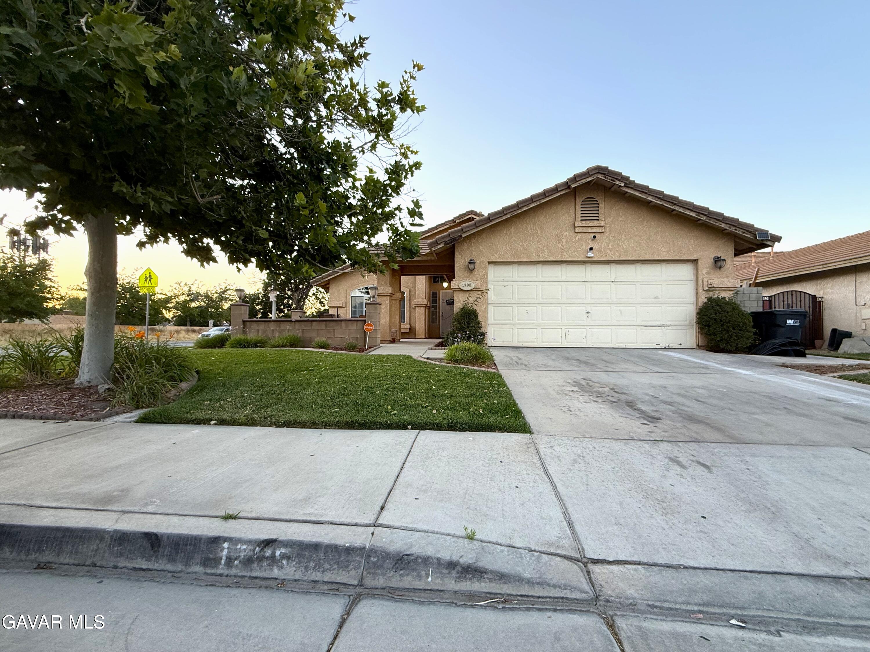 1705 Lightcap Street Property Photo 2