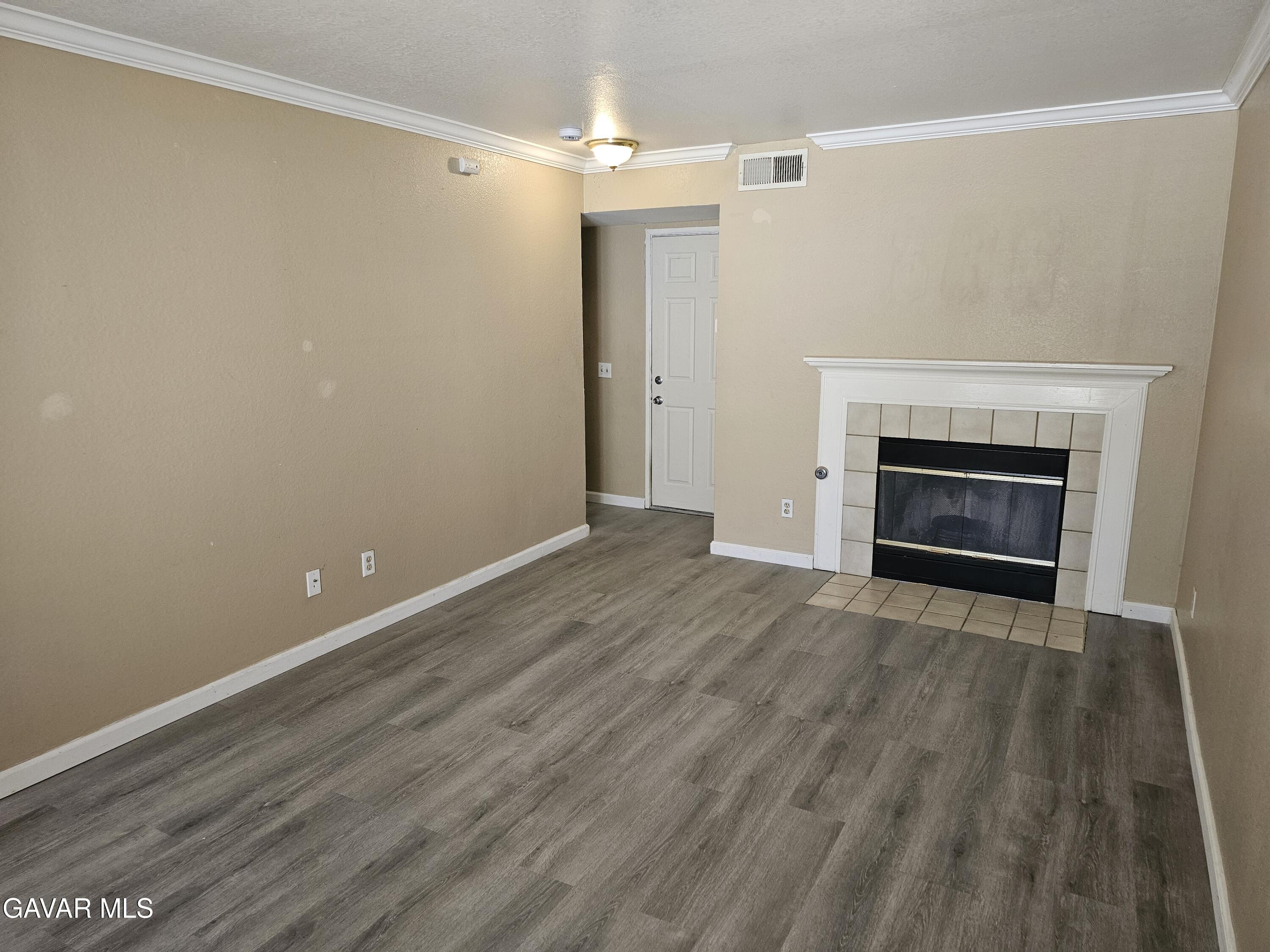 1840 E Avenue J2, Apt 3 Property Photo 3