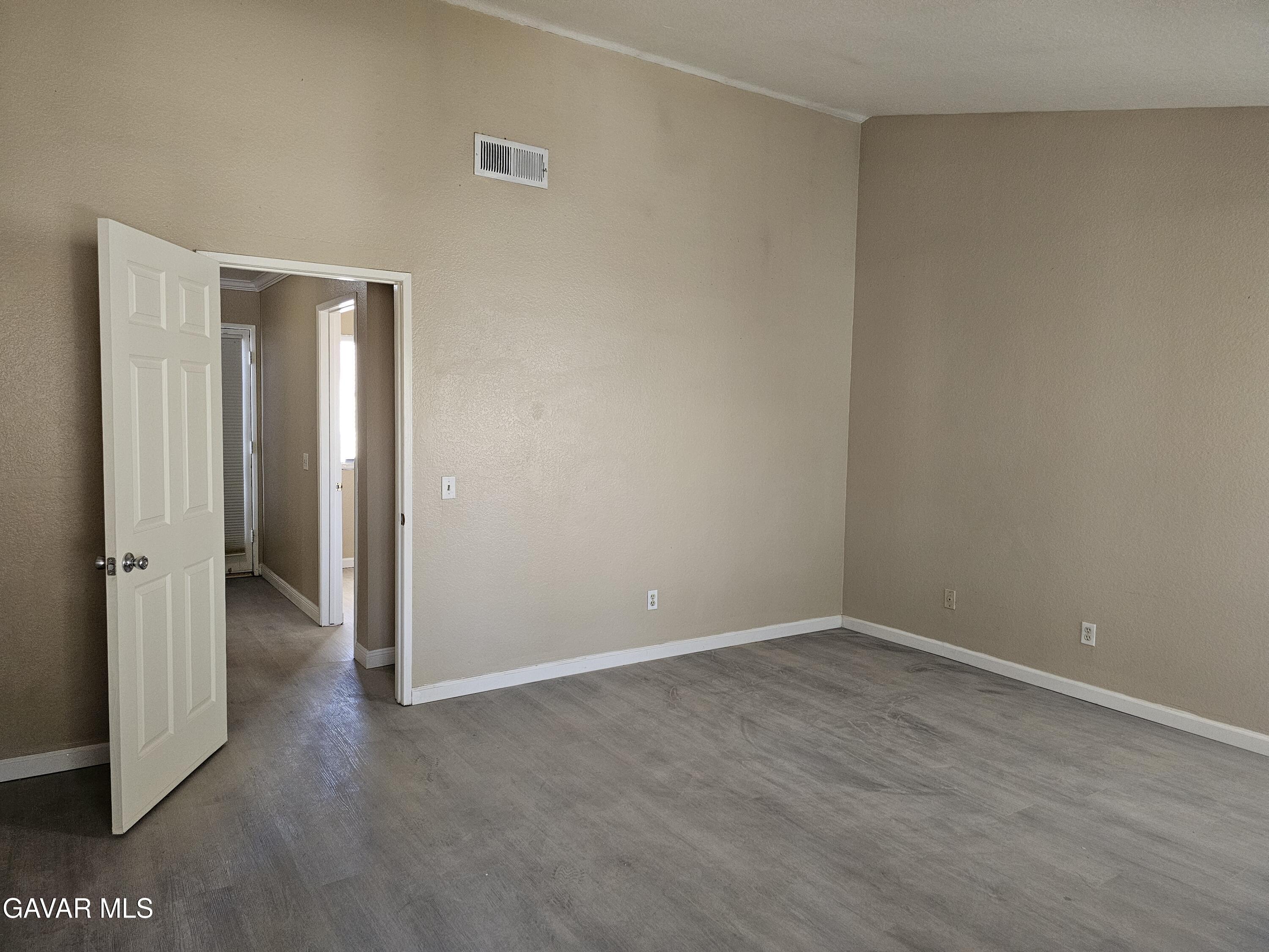 1840 E Avenue J2, Apt 3 Property Photo 16