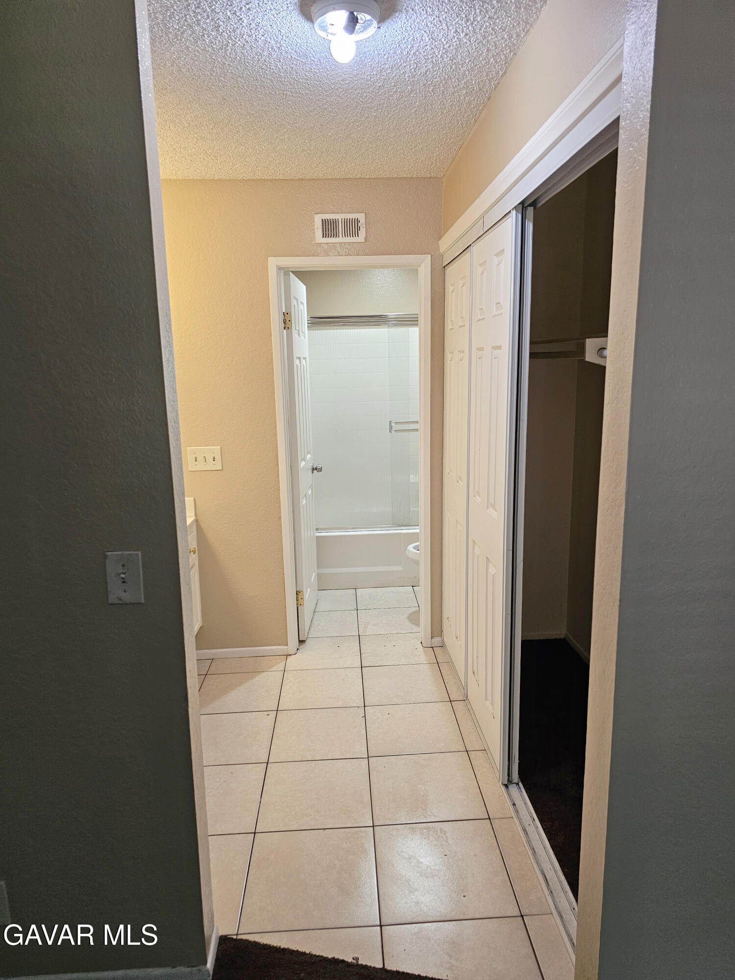 2554 Olive Drive, Apt 10 Property Photo 14
