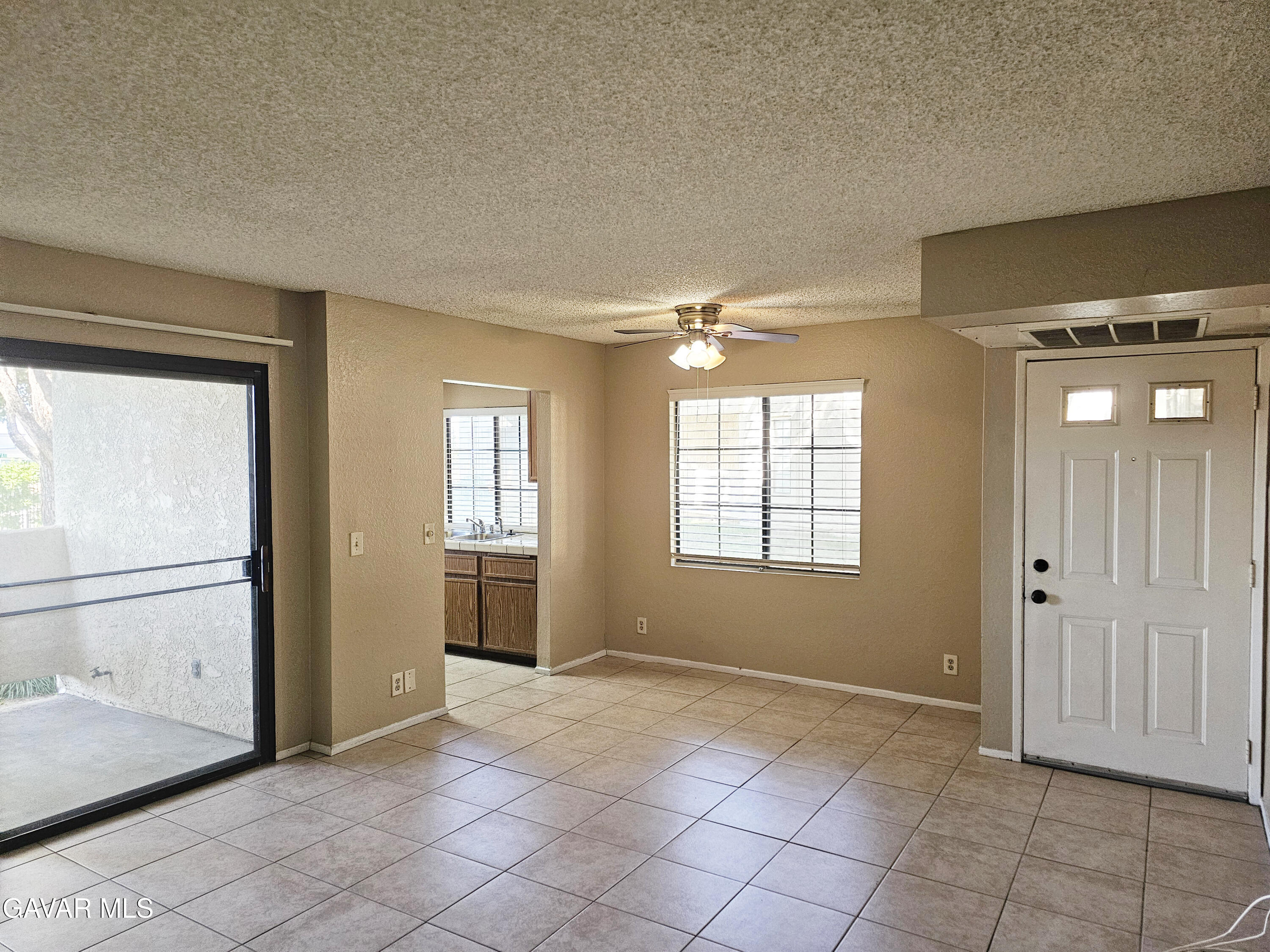 2554 Olive Drive, Apt 19 Property Photo 4