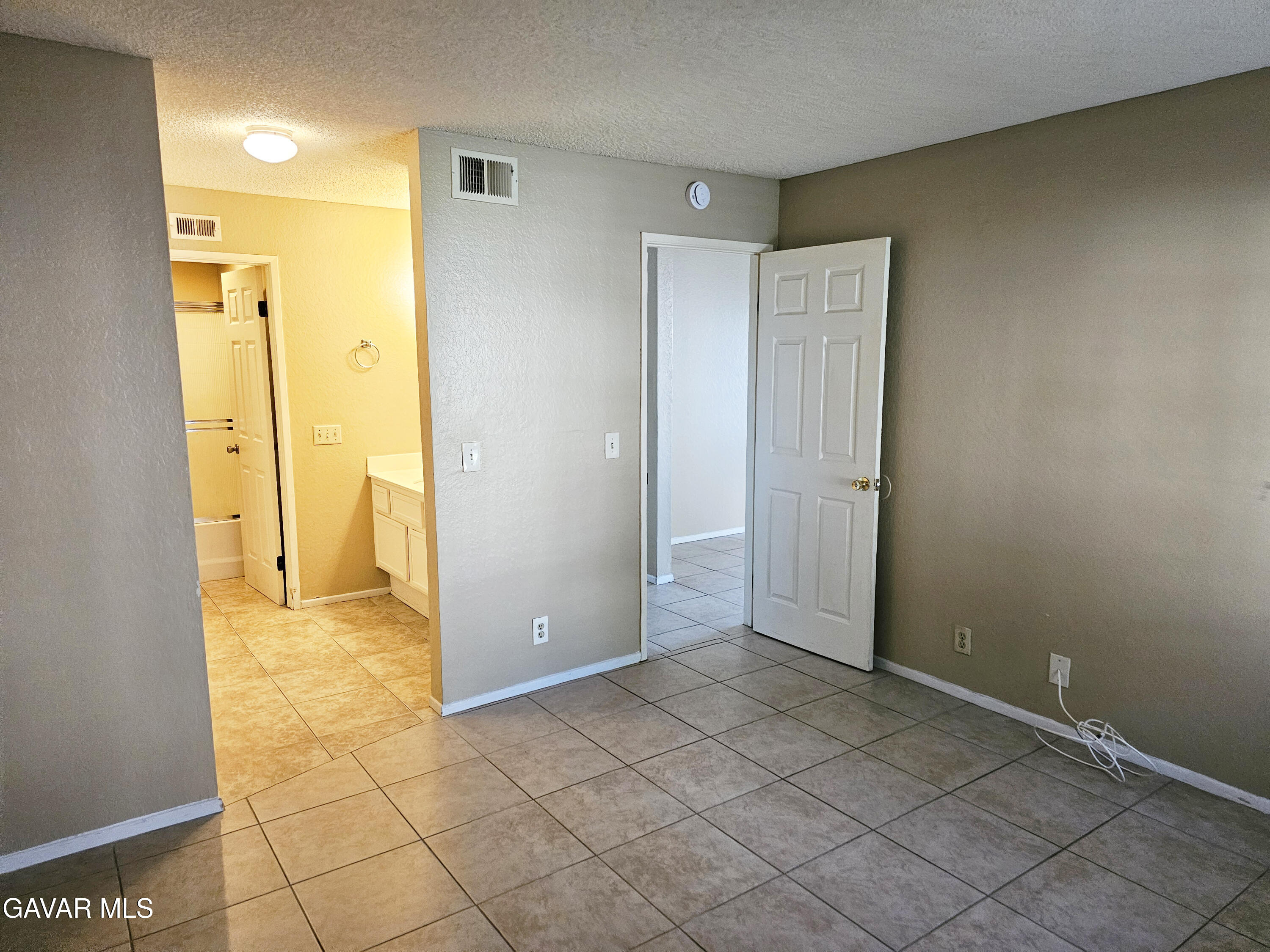 2554 Olive Drive, Apt 19 Property Photo 10
