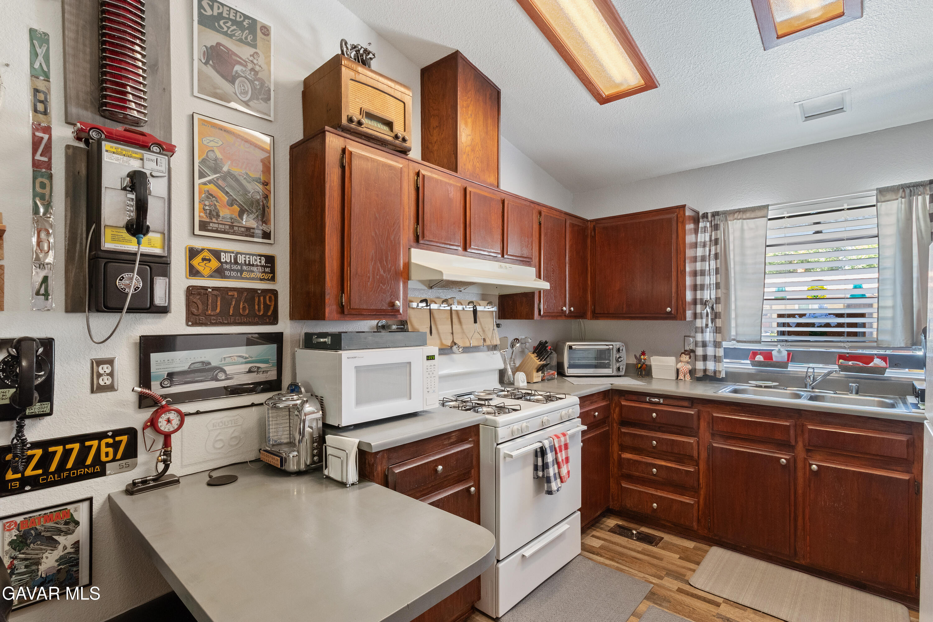 14324 Lear Street Property Photo 5