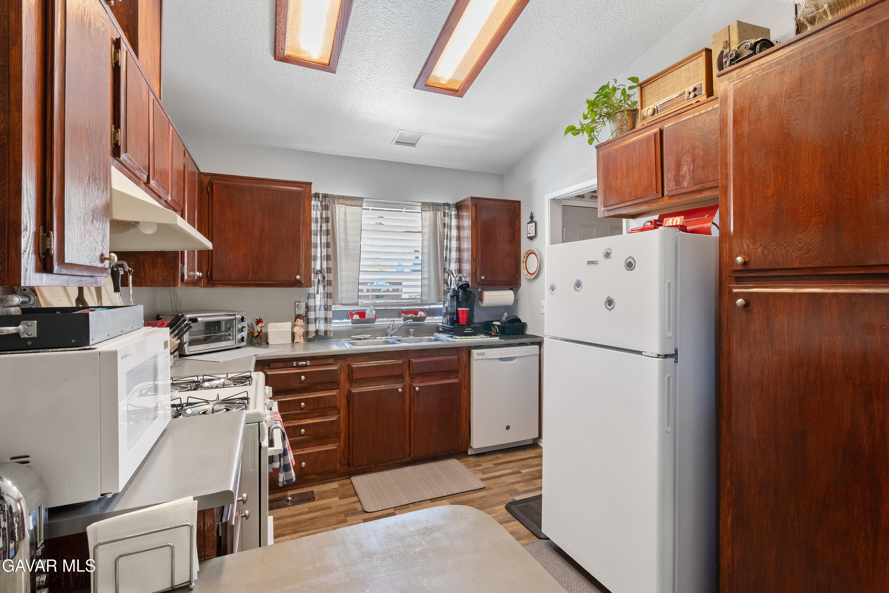 14324 Lear Street Property Photo 6