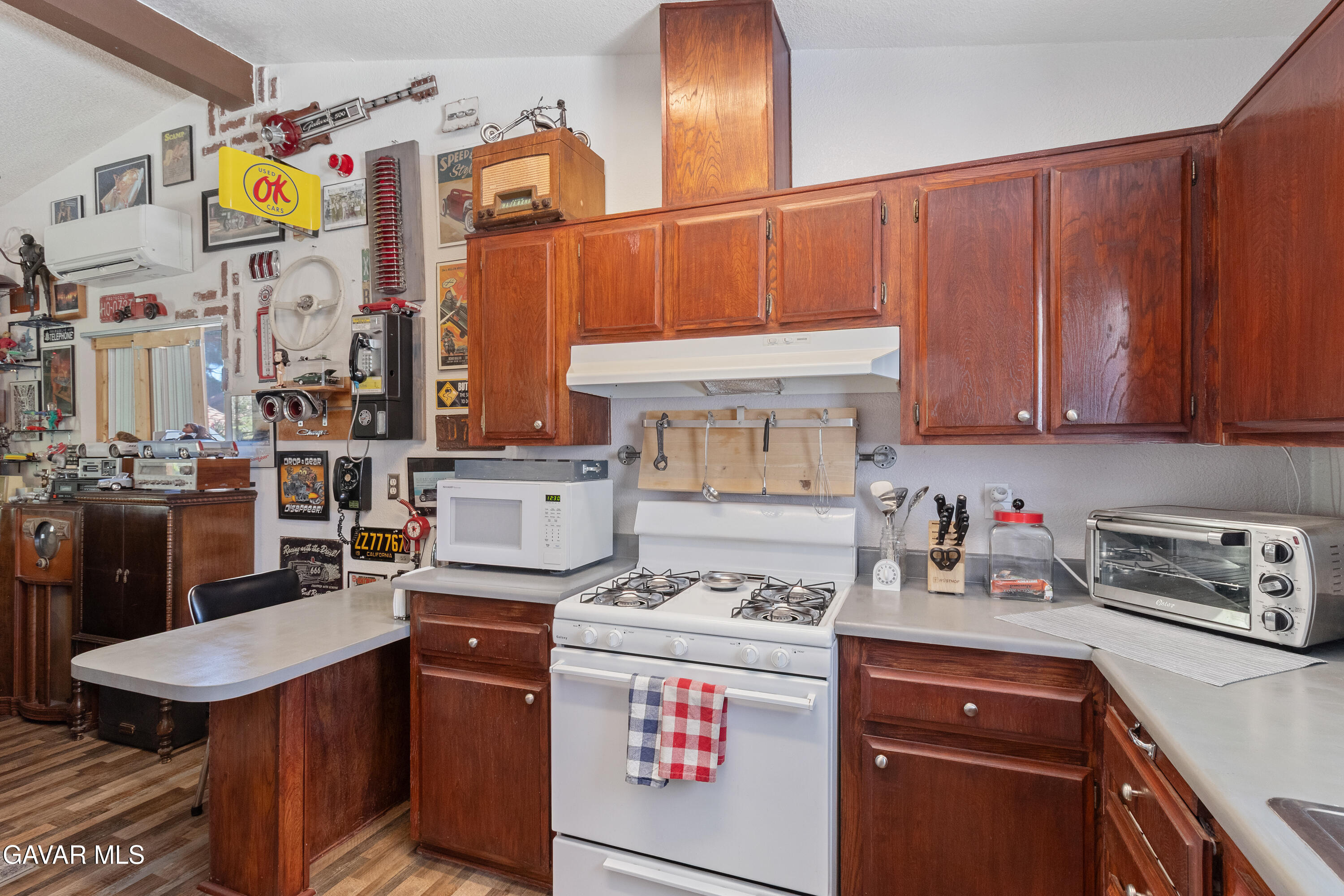 14324 Lear Street Property Photo 7