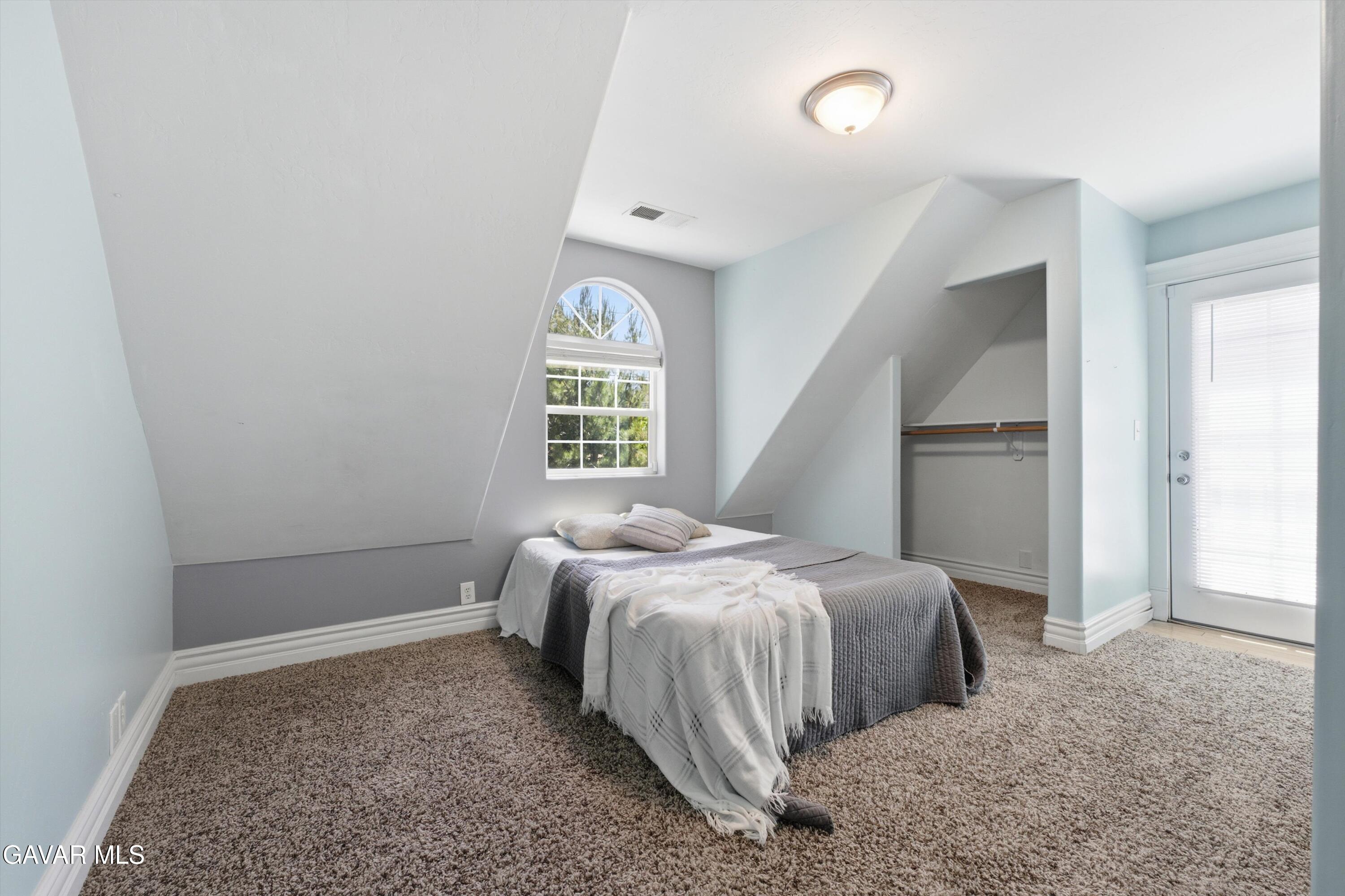 21009 Carriage Drive Property Photo 13