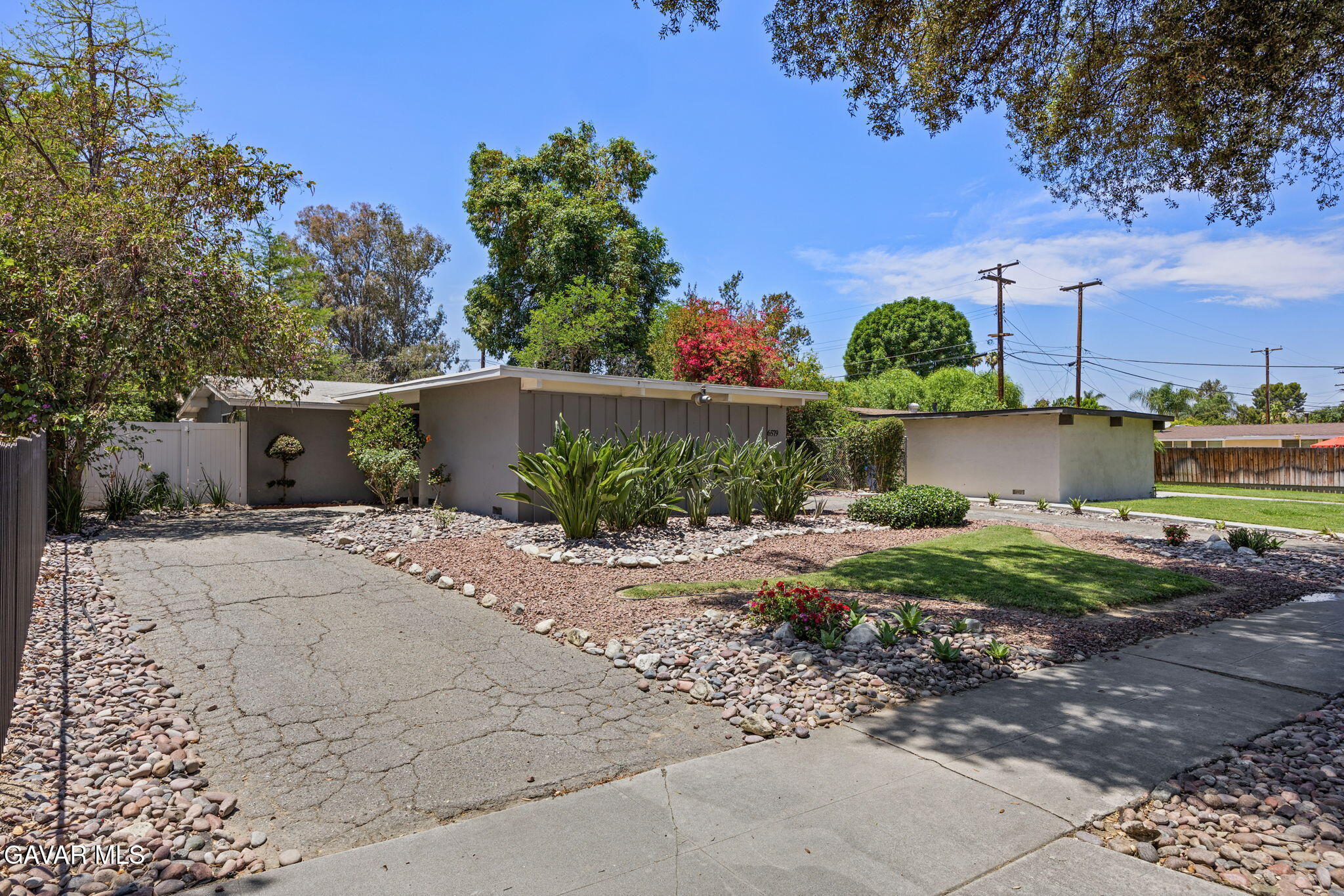 6579 Hillside Avenue Property Photo 2