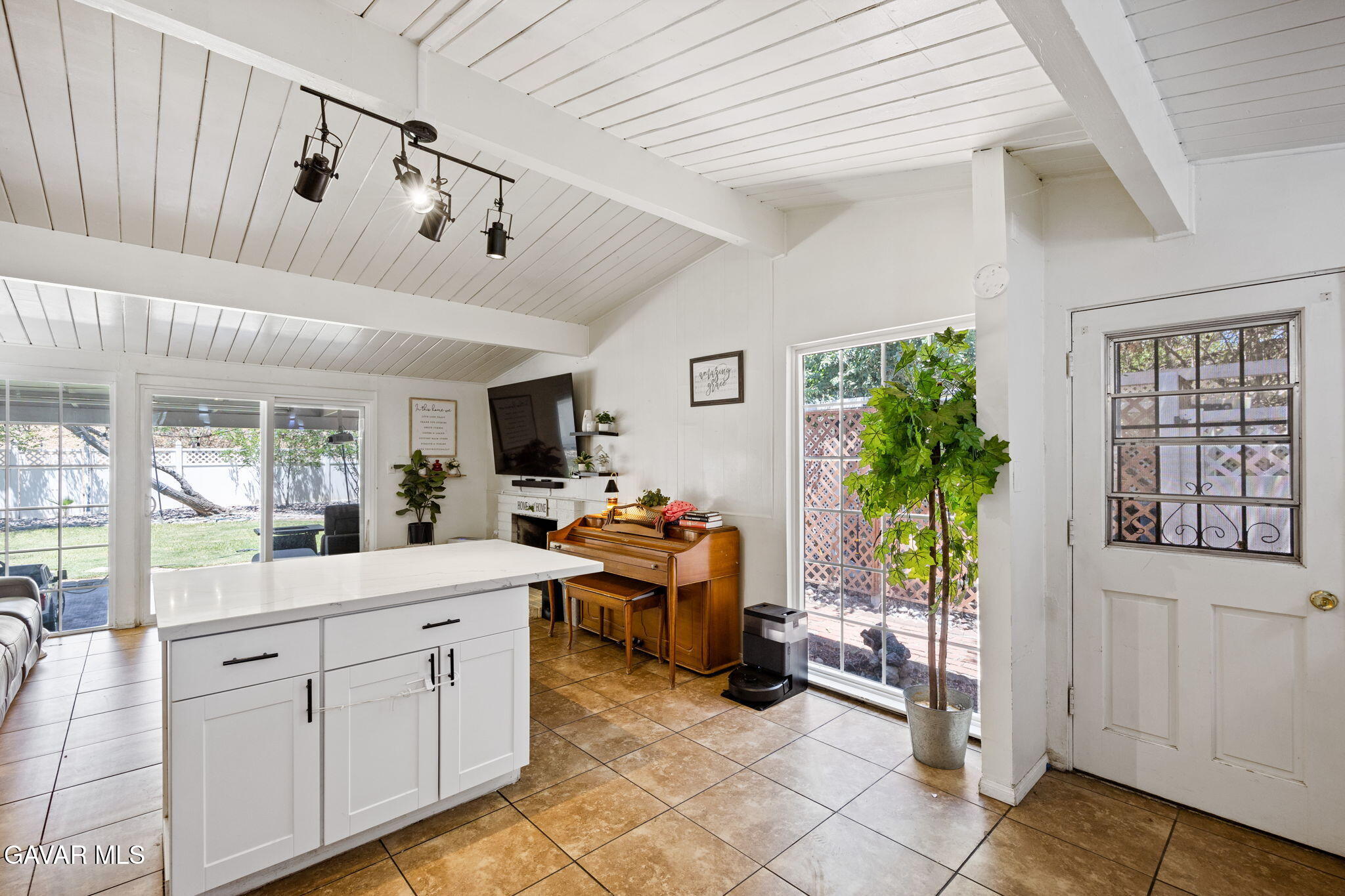 6579 Hillside Avenue Property Photo 10