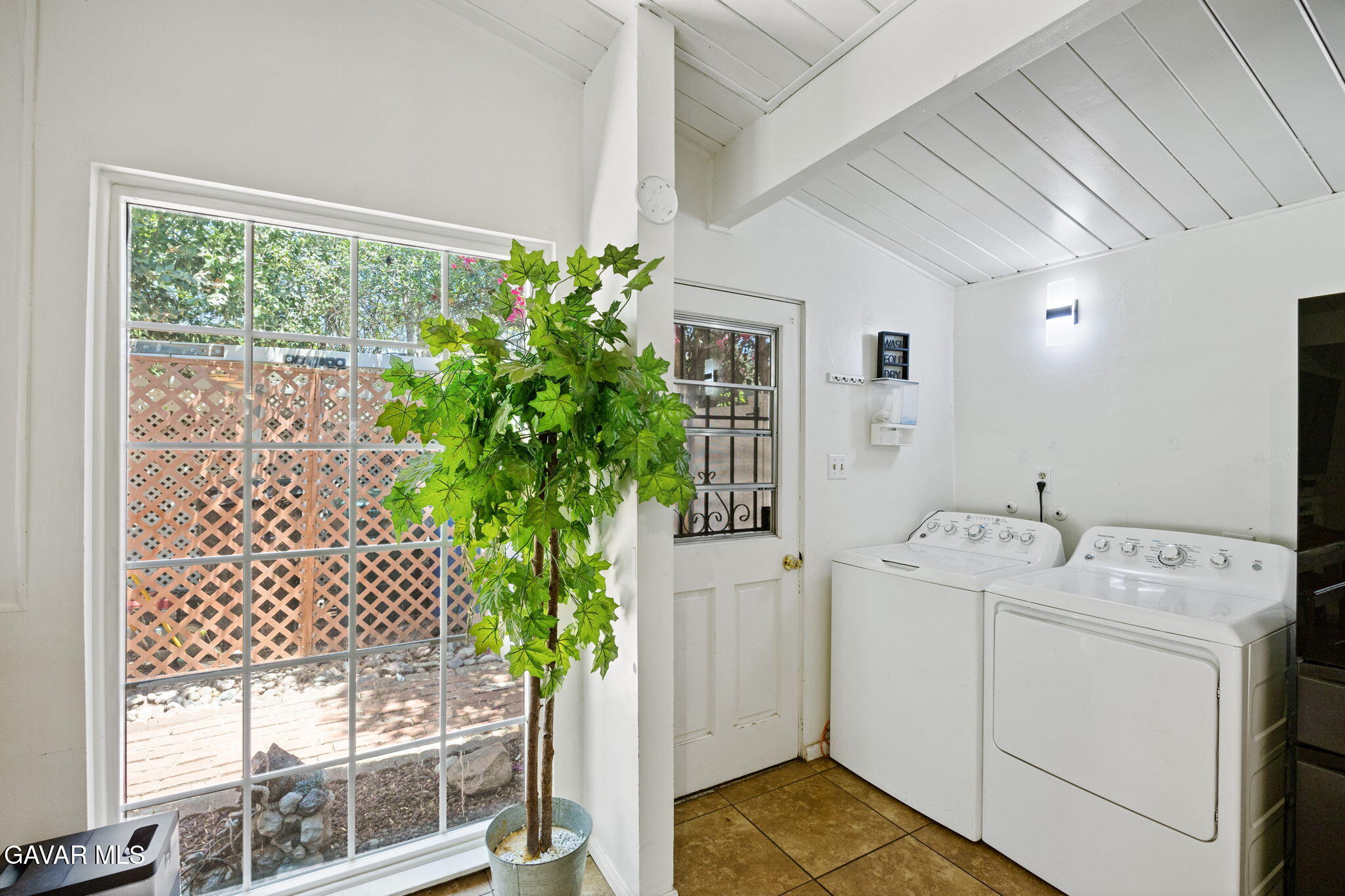 6579 Hillside Avenue Property Photo 12