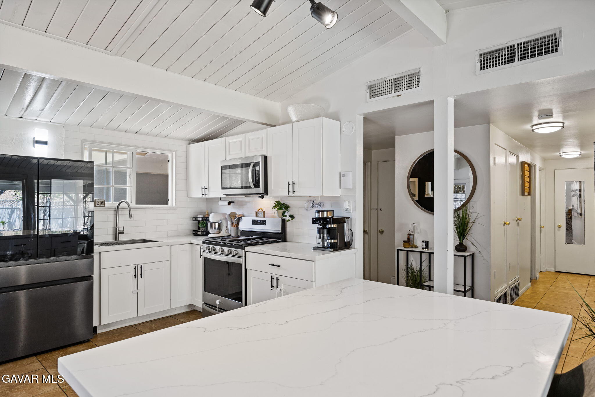 6579 Hillside Avenue Property Photo 18