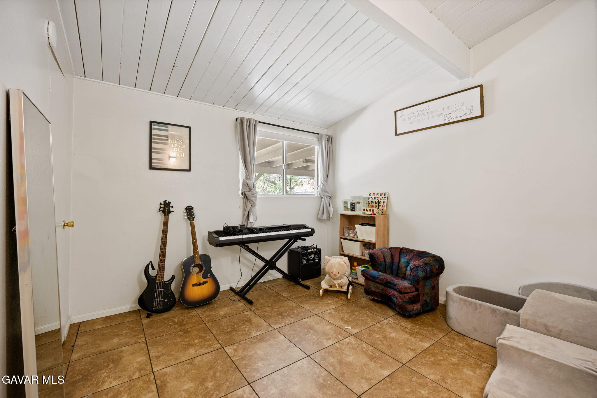 6579 Hillside Avenue Property Photo 20