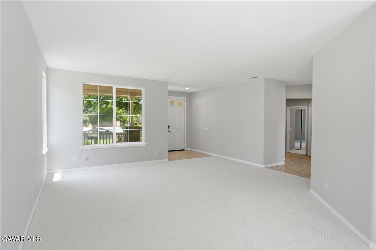 42508 Biscay Street Property Photo 6
