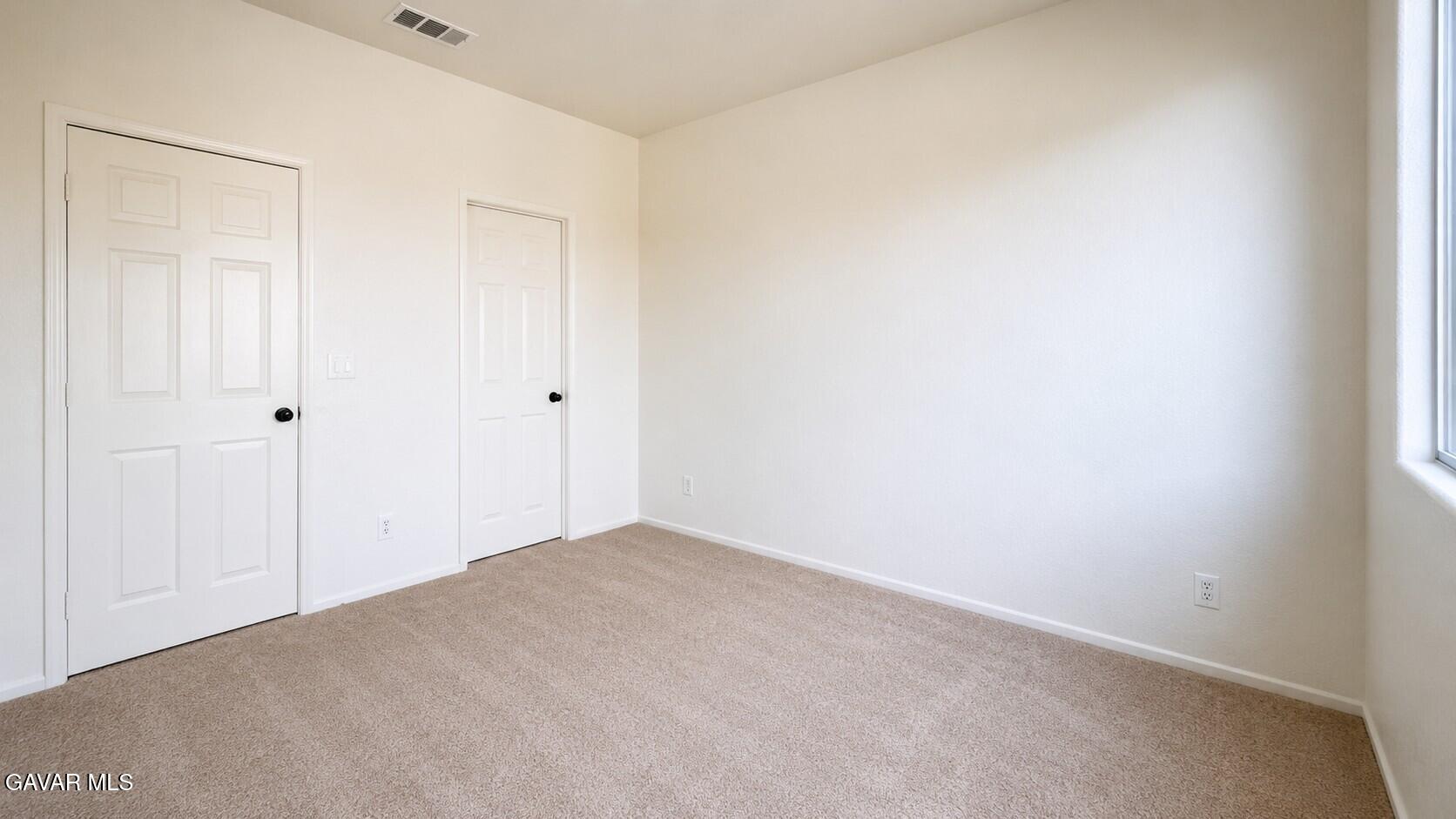 2324 E Newgrove Street Property Photo 14