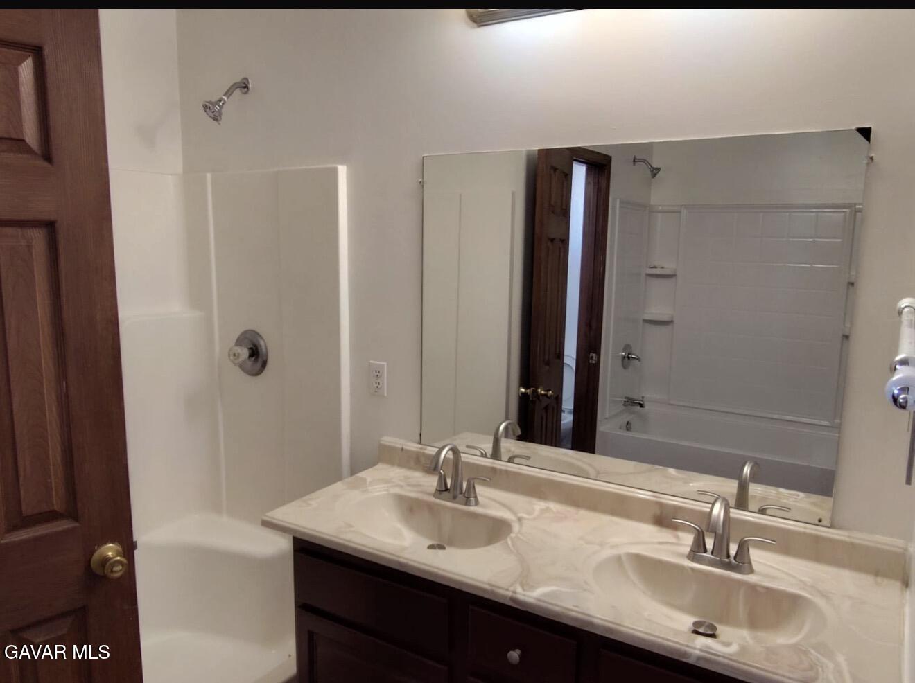 3226 E Avenue H10 Property Photo 17