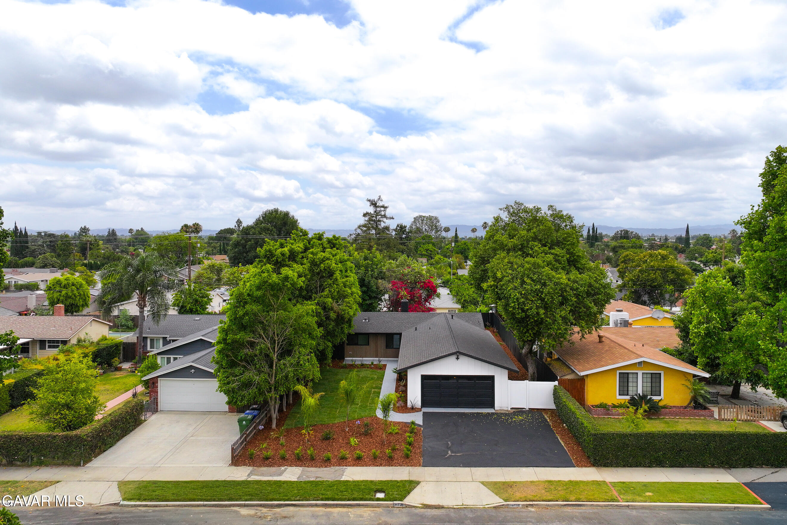 16738 Index Street Property Photo 32