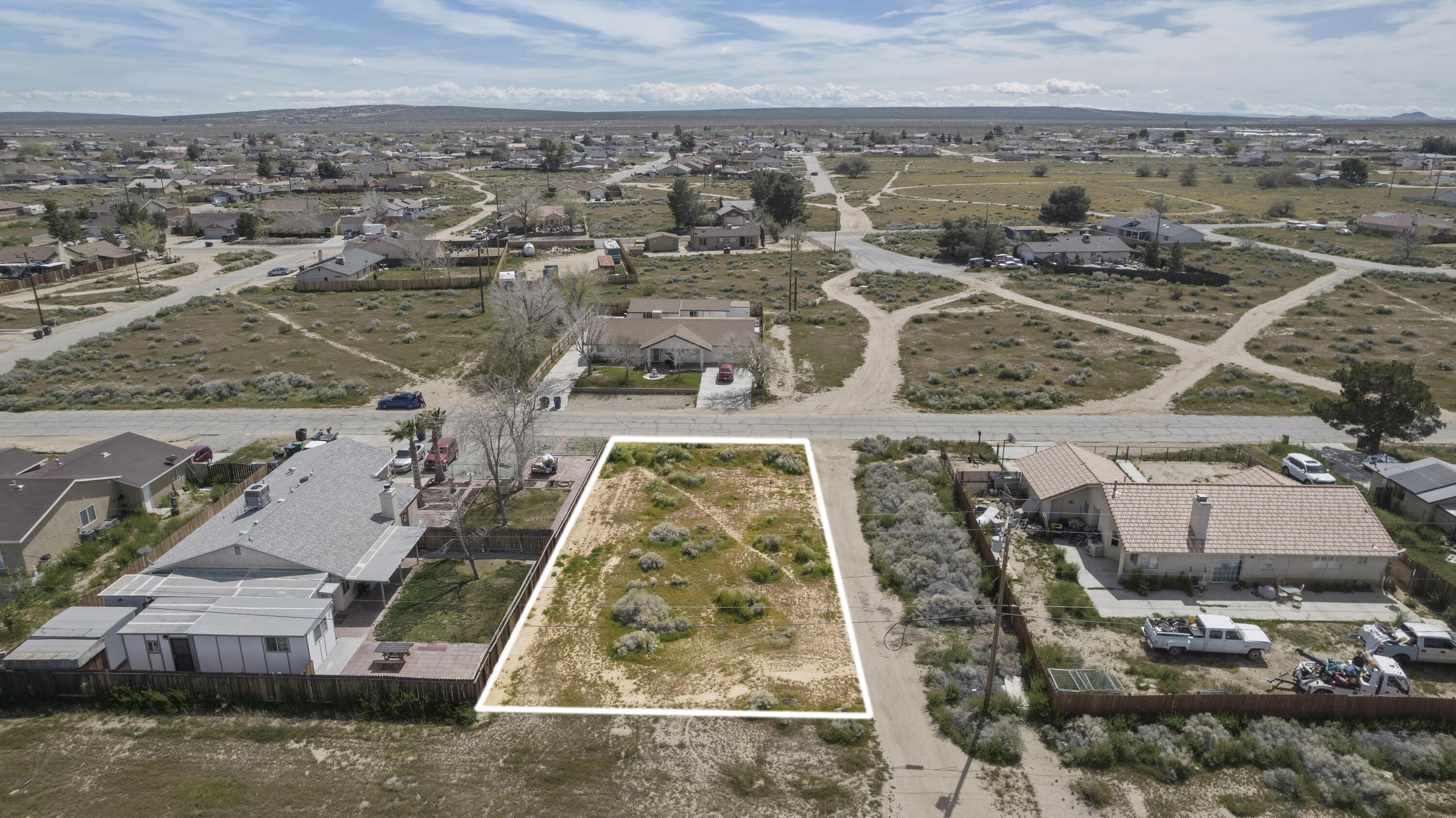 Jacaranda Ave Near 84th St Property Photo 1