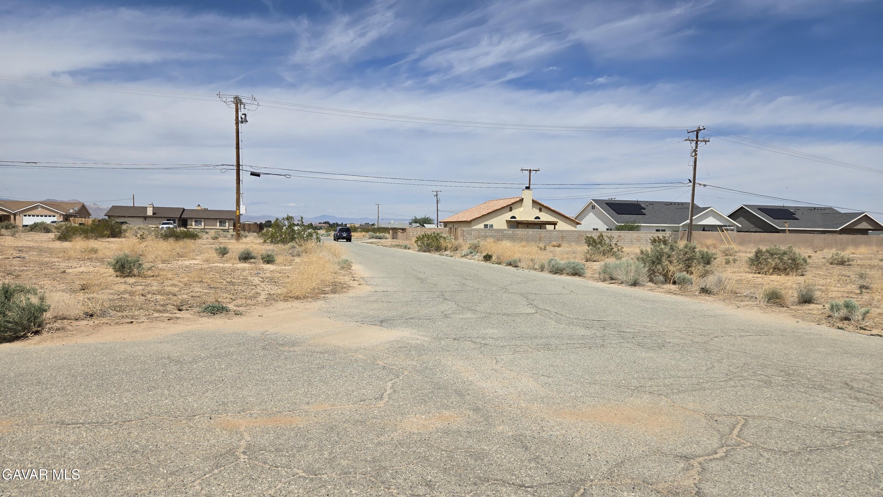 Redwood Blvd & Julliard St Property Photo 11