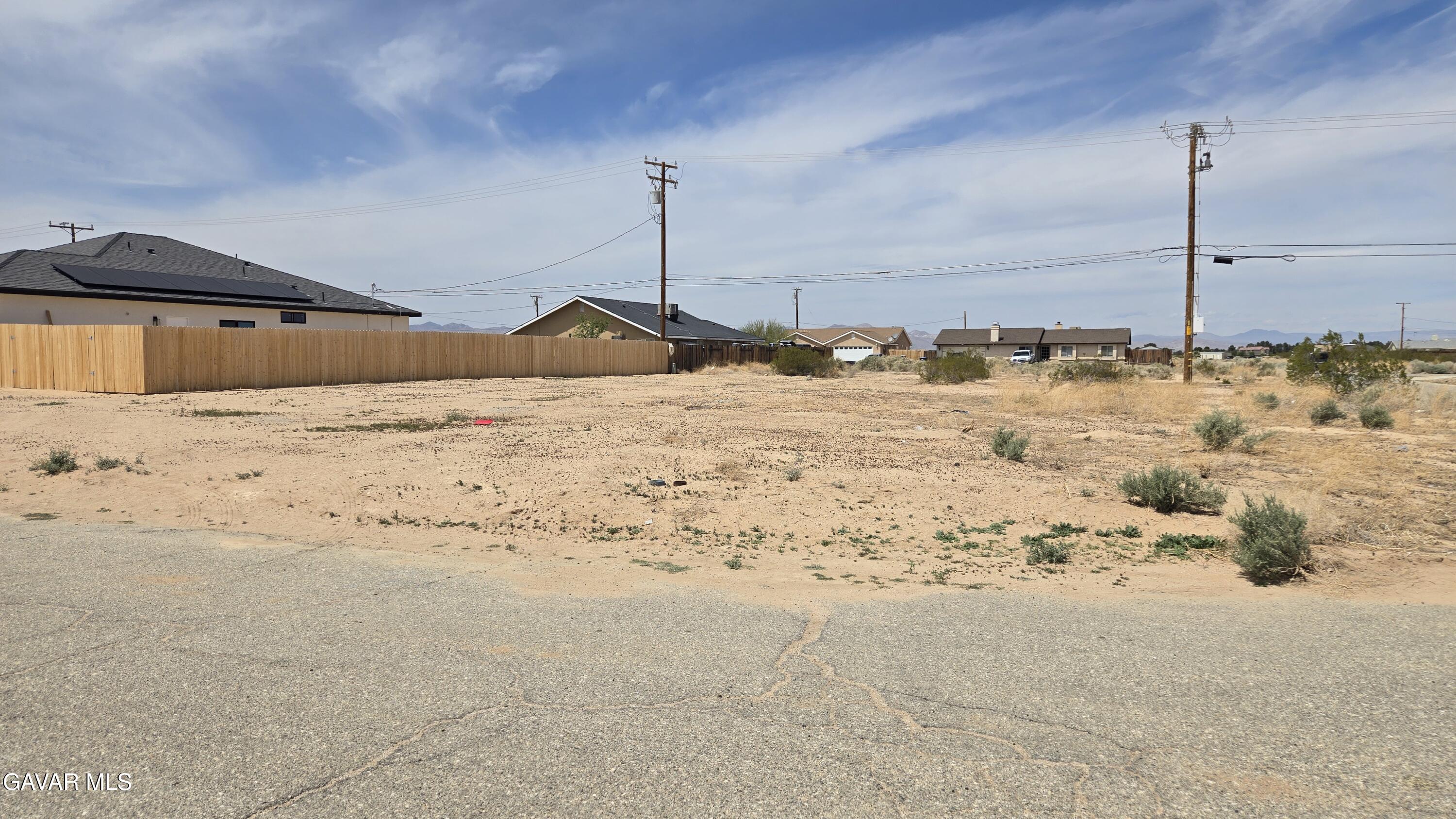 Redwood Blvd & Julliard St Property Photo 12