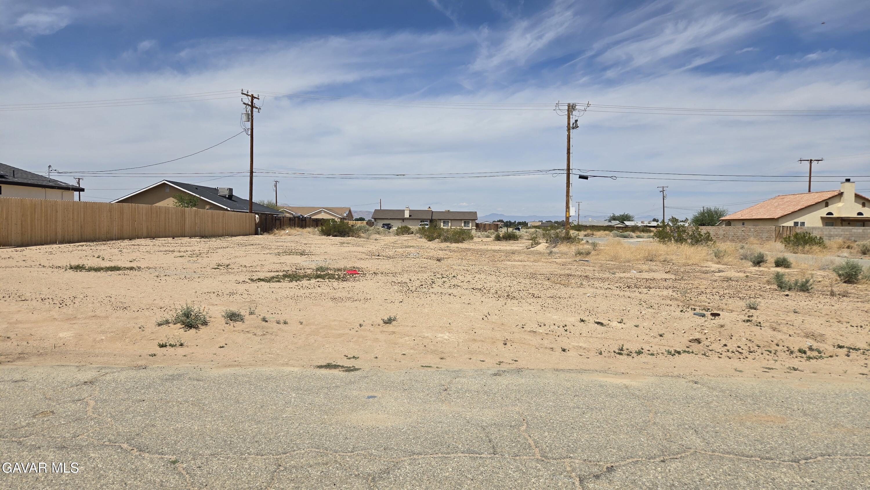 Redwood Blvd & Julliard St Property Photo 13
