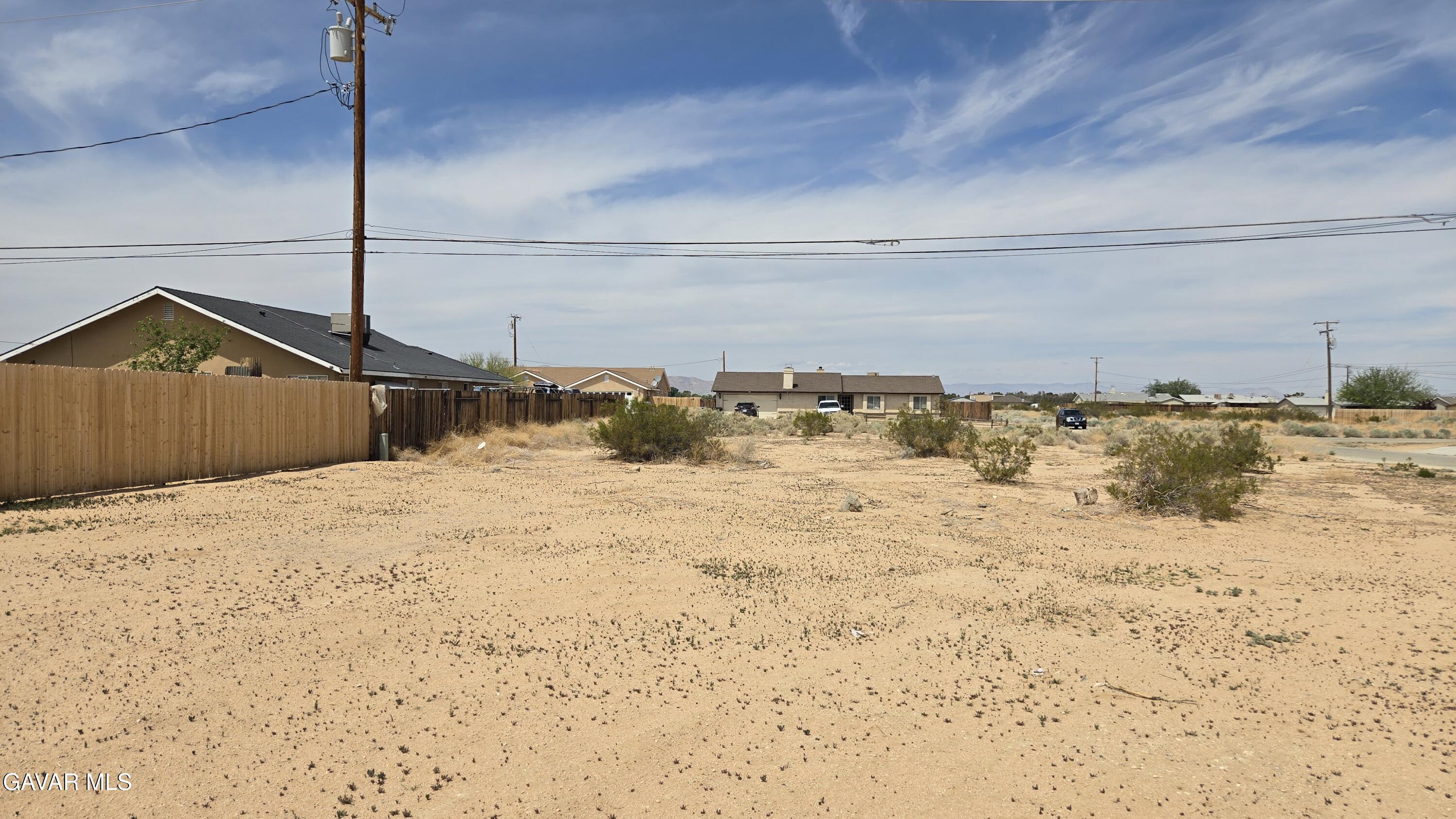 Redwood Blvd & Julliard St Property Photo 19
