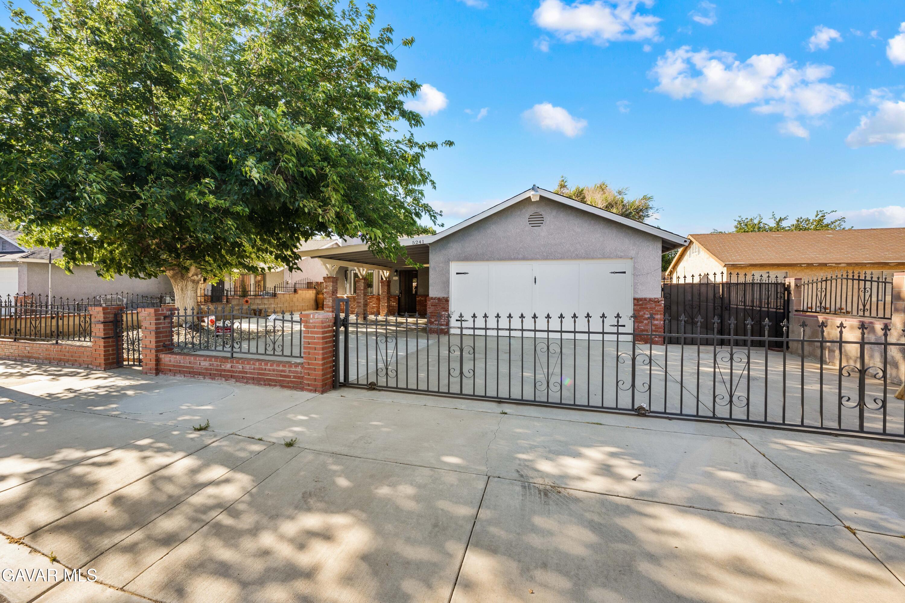 5241 E Avenue R12 Property Photo 4
