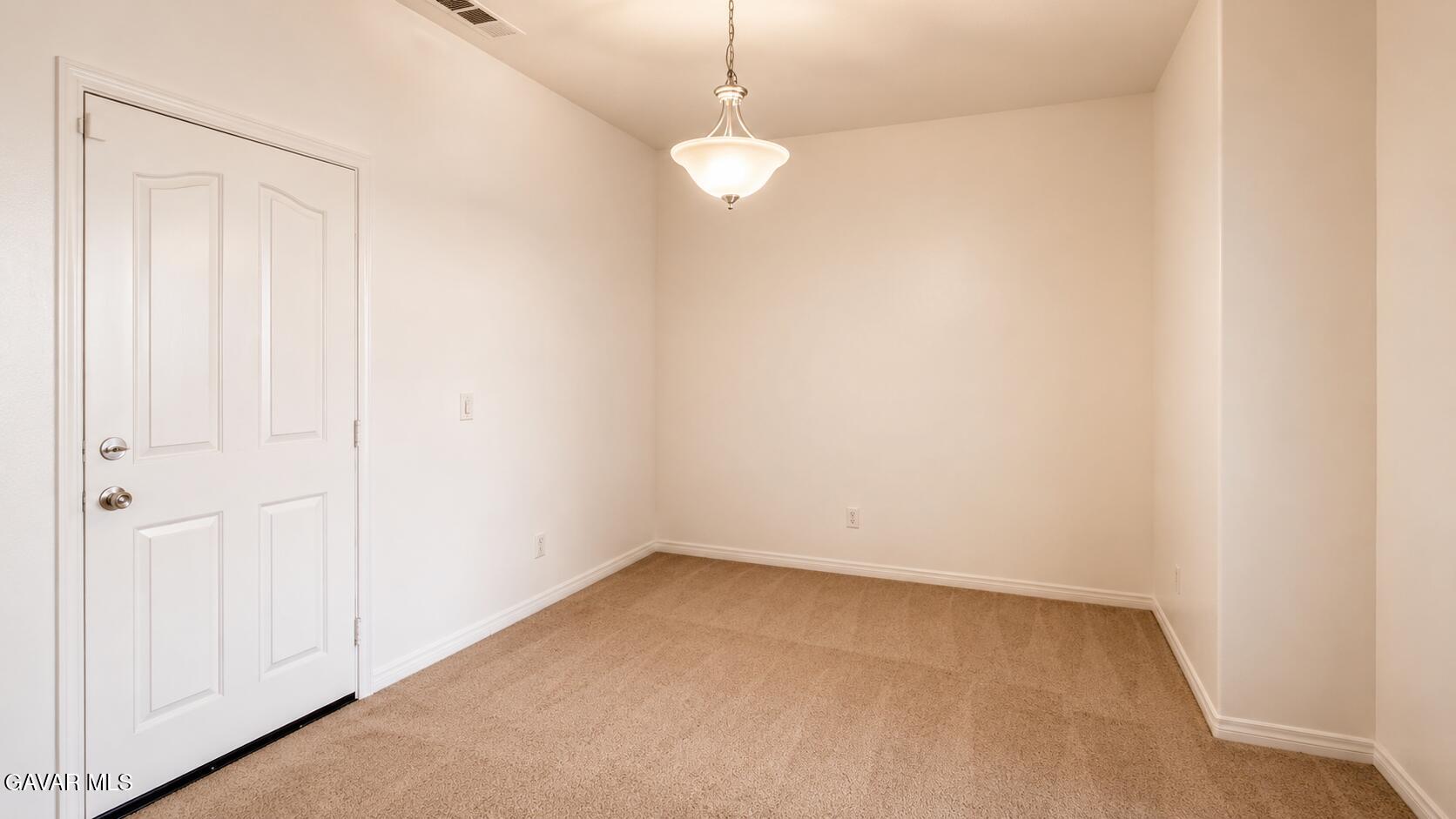 43737 Raysack Avenue Property Photo 7