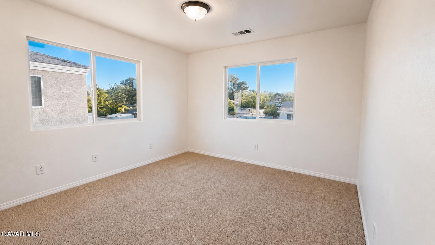 43737 Raysack Avenue Property Photo 11