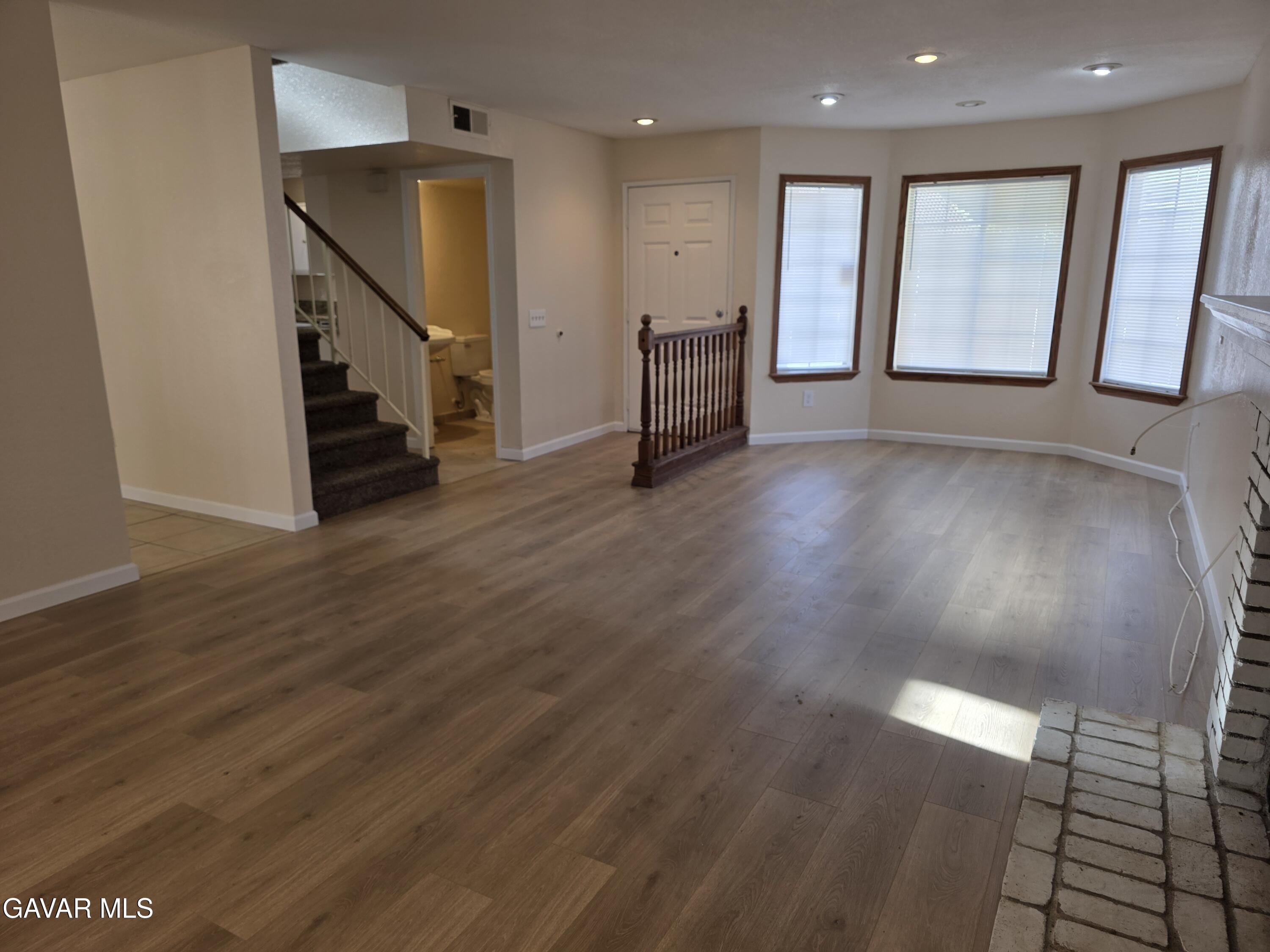 1902 Simsburry Street Property Photo 3