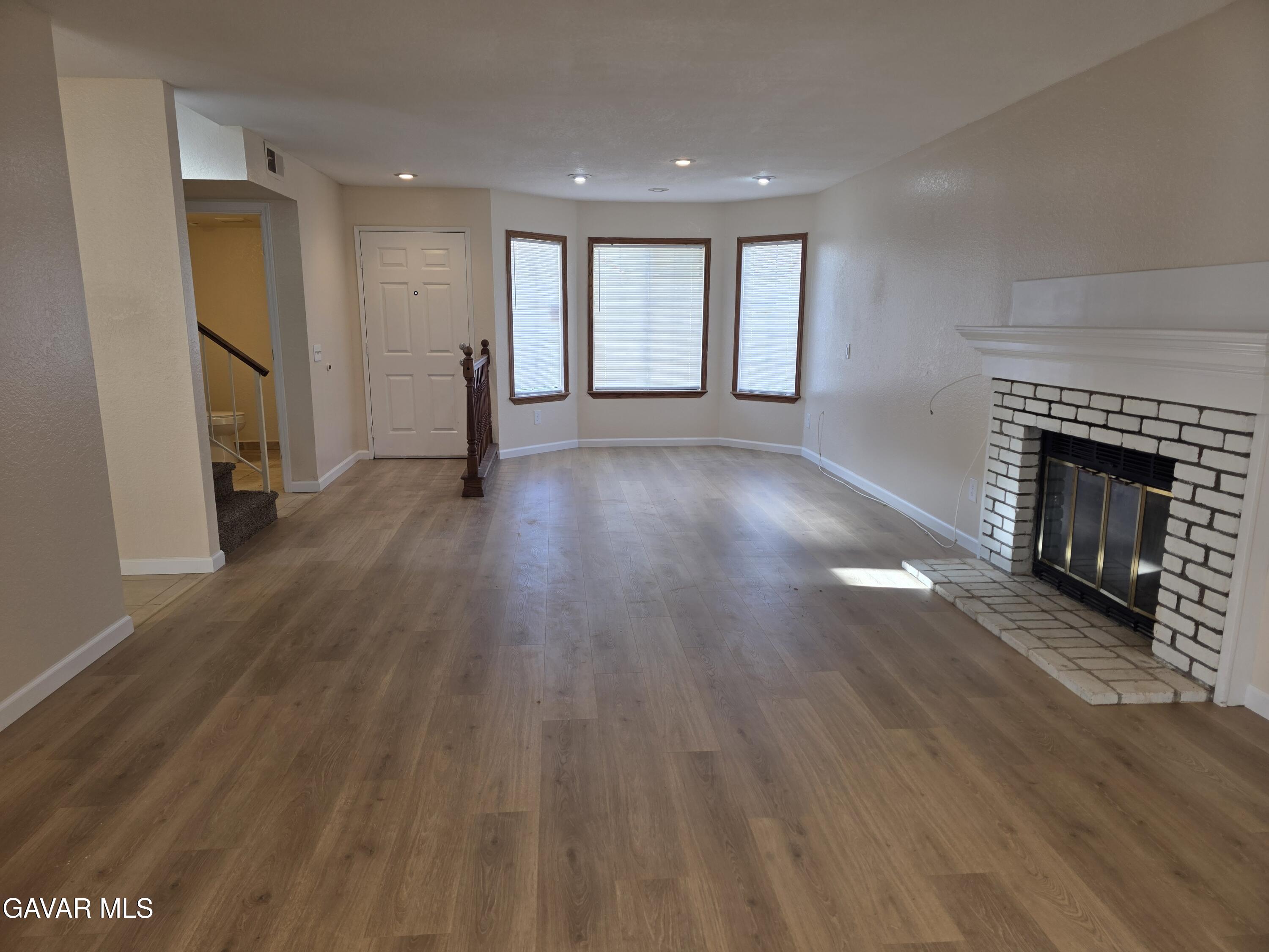 1902 Simsburry Street Property Photo 4
